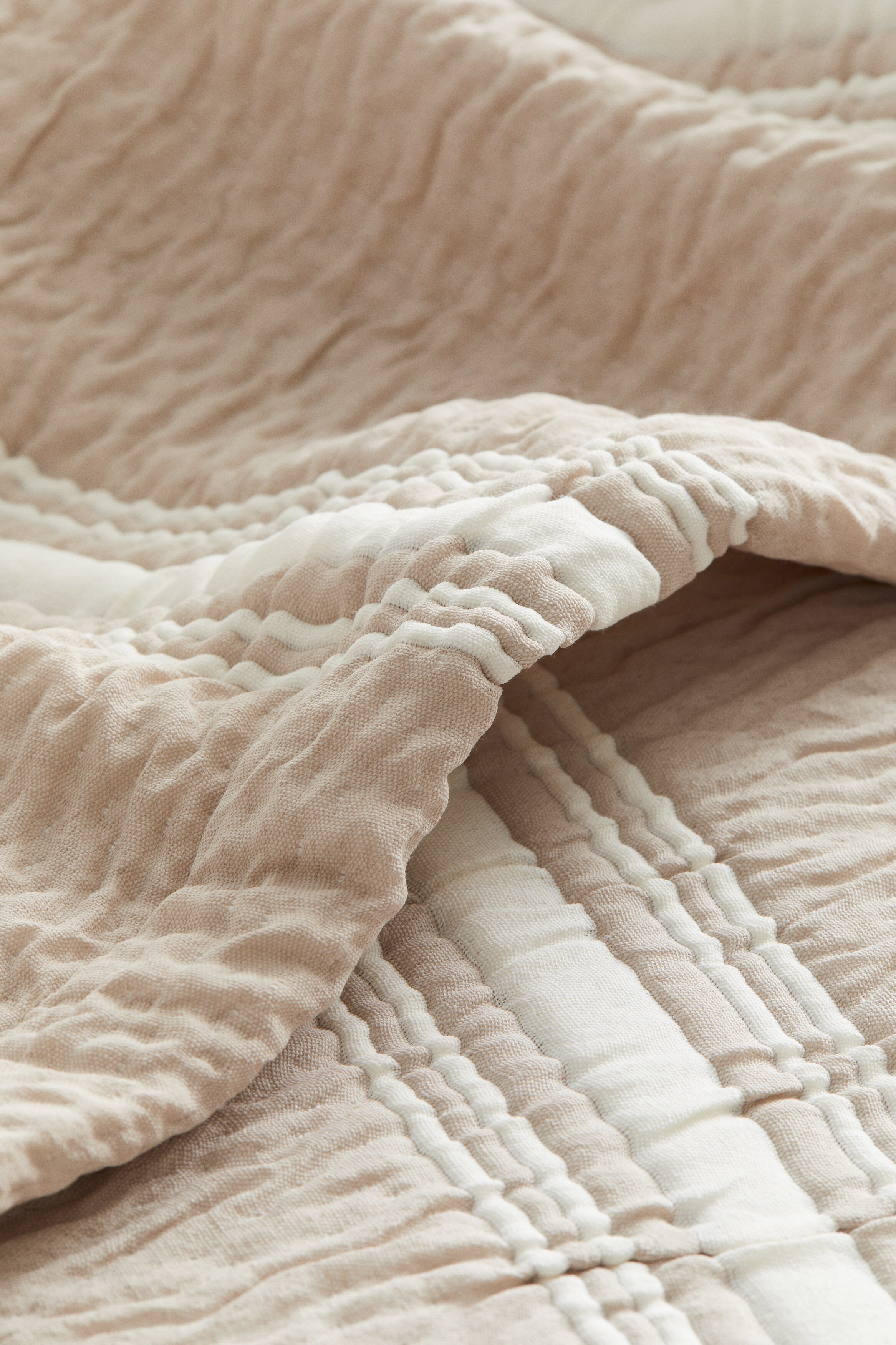 Jacquard-Weave Bedspread