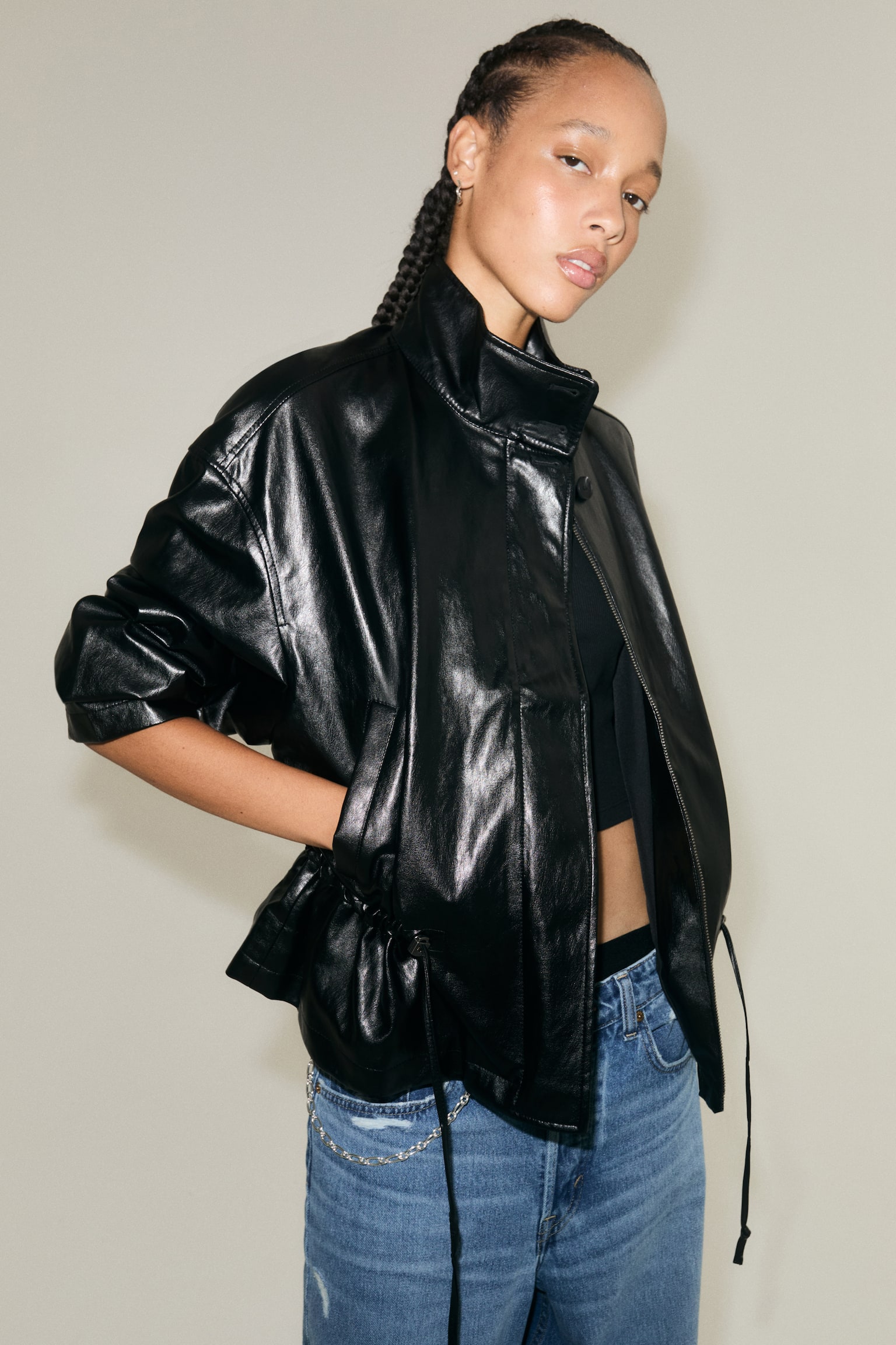Женская куртка H&M Coated Drawstring, цвет: Чёрный — фото 3