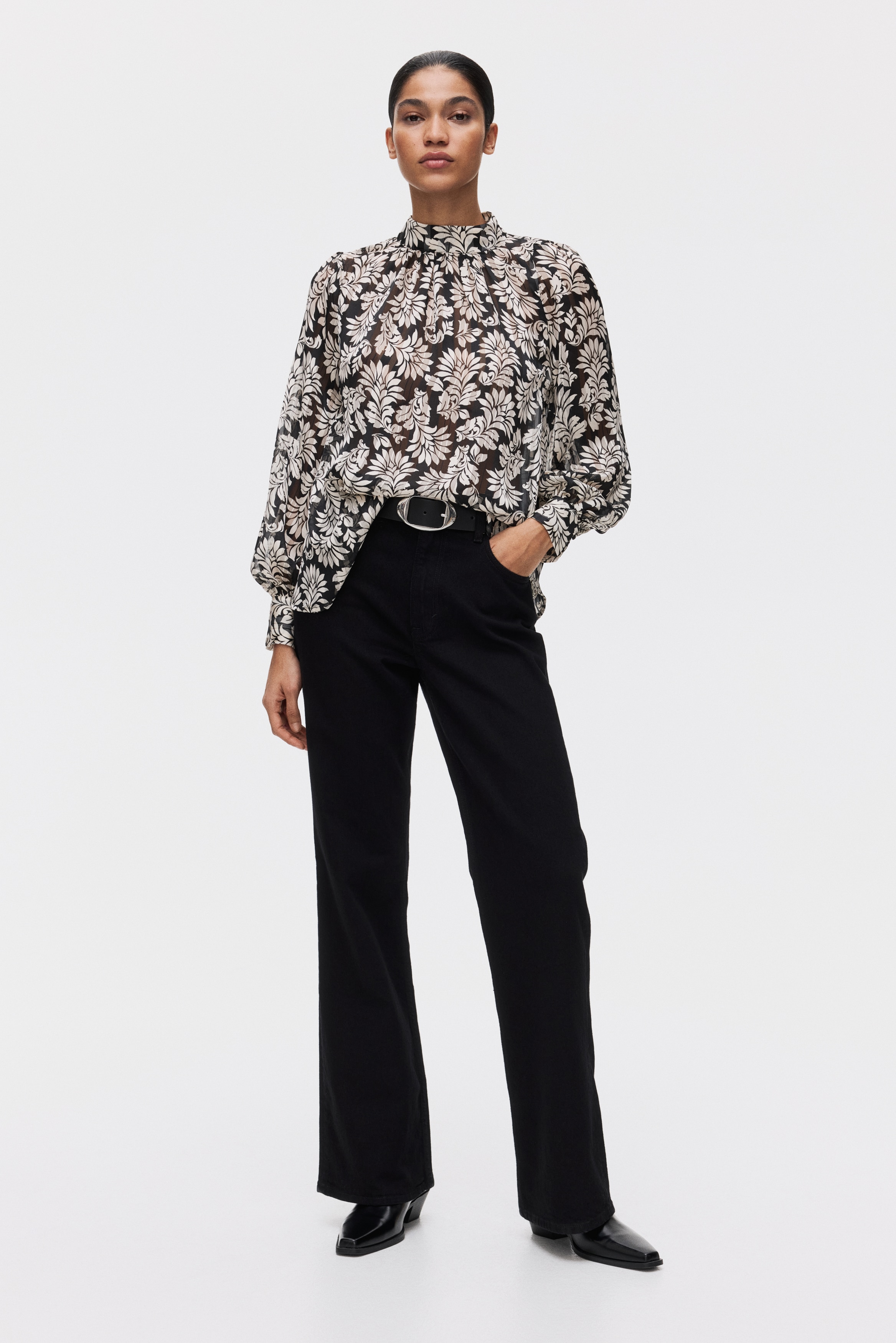 Stand-collar blouse