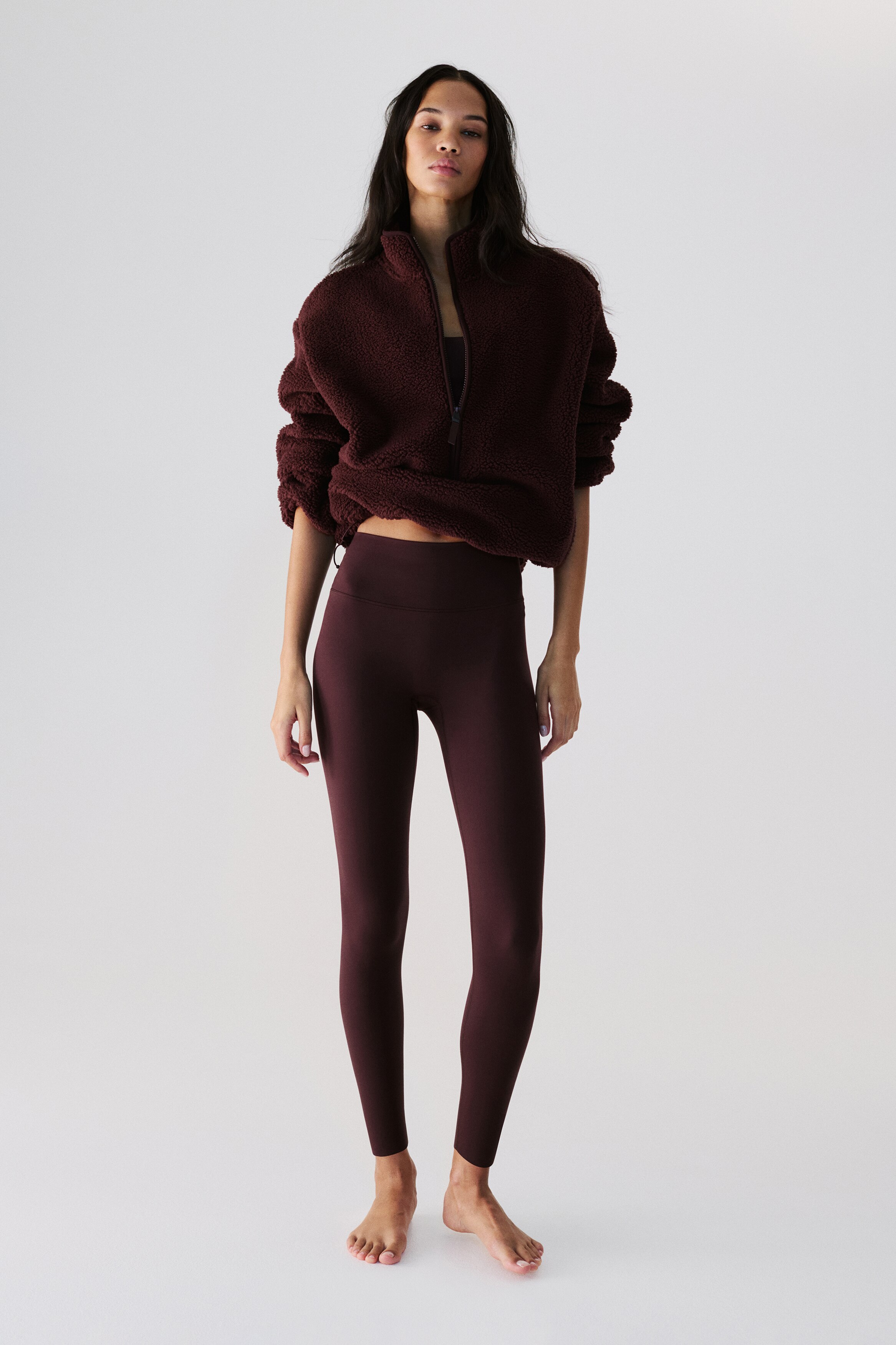 Sportleggings mit SoftMove™ - Dunkles Pflaumenlila/Schwarz/Braun/Marineblau/Dunkelgrau/Dunkelbraun/Trüffelgrau/Antikrosa/Hellapricot/Pastellrosa/Dunkelgrau/Zartrosa/Pannacotta-Gelb/Helles Taupe/Hellrosa/Knallrot/Cremefarben/Frostiger Flieder/Sturmblau