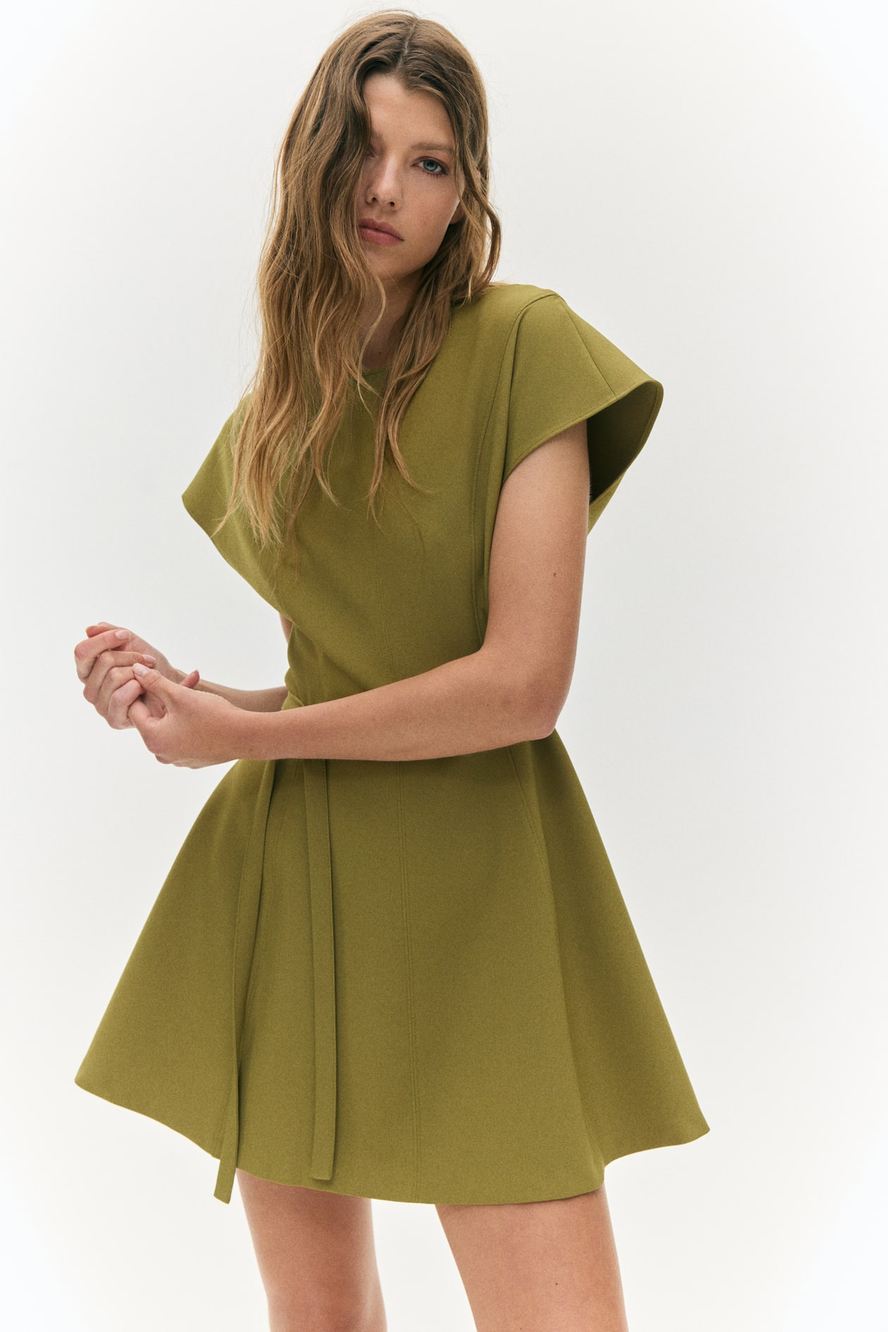 Robe avec ceinture à nouer - Vert olive - FEMME | H&M FR