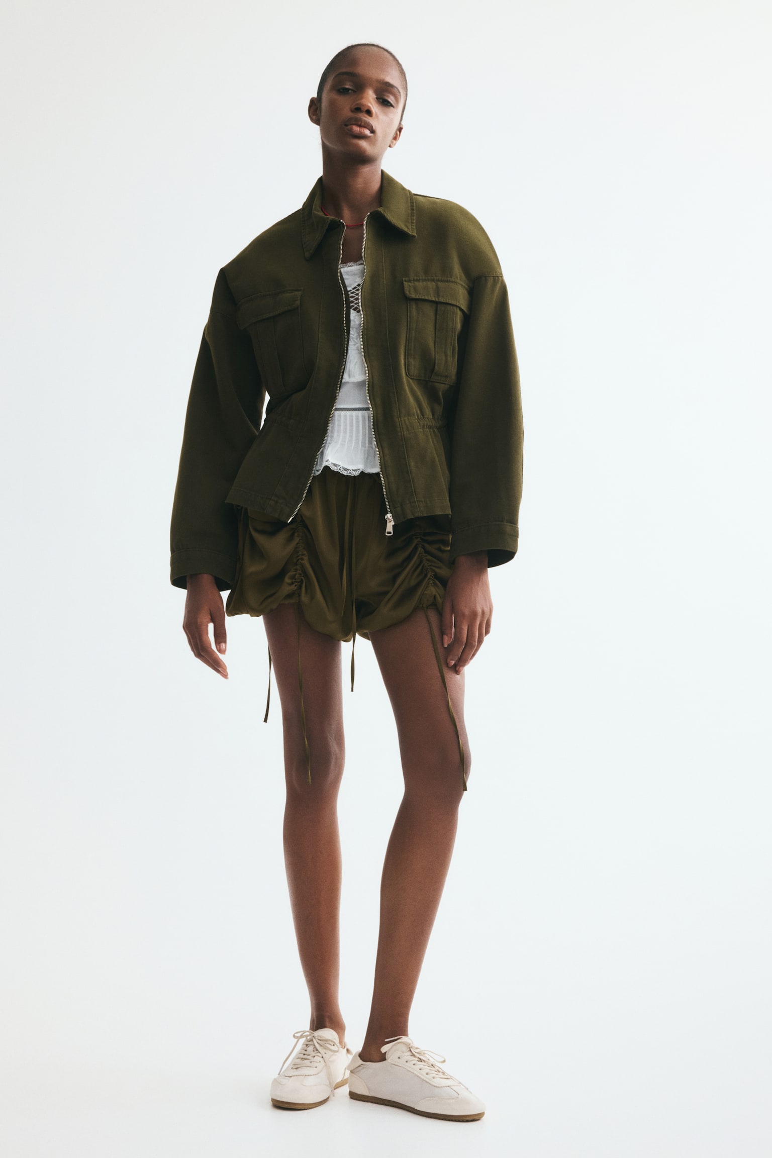 Женская куртка H&M Drawstring-Detail Utility, цвет: Хаки зелёный — фото 3