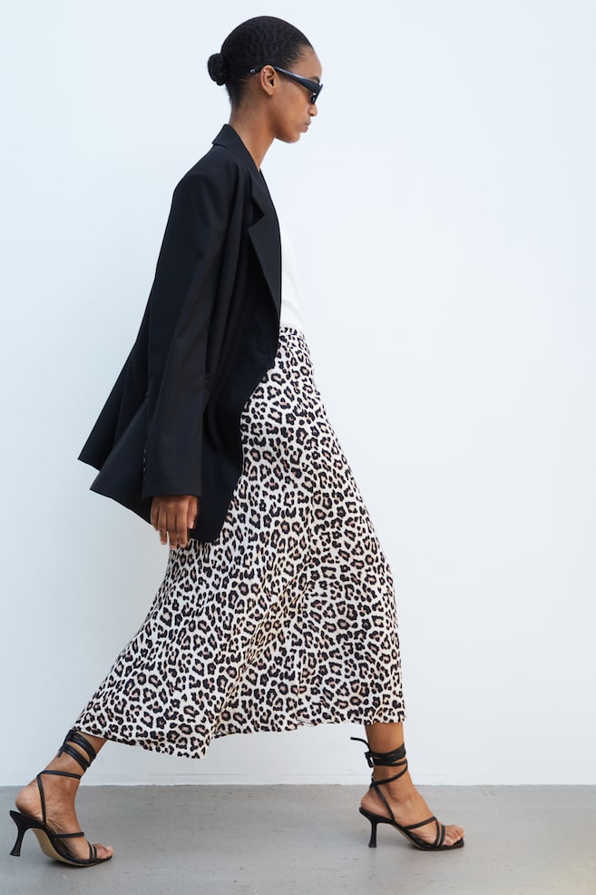 Patterned crêpe skirt - Light beige/Leopard print/Beige/Snakeskin-patterned - 3