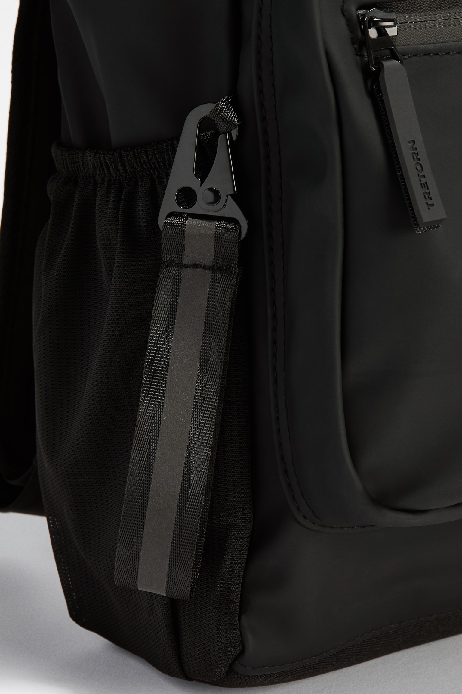 Wings Small Rolltop - Black - 2