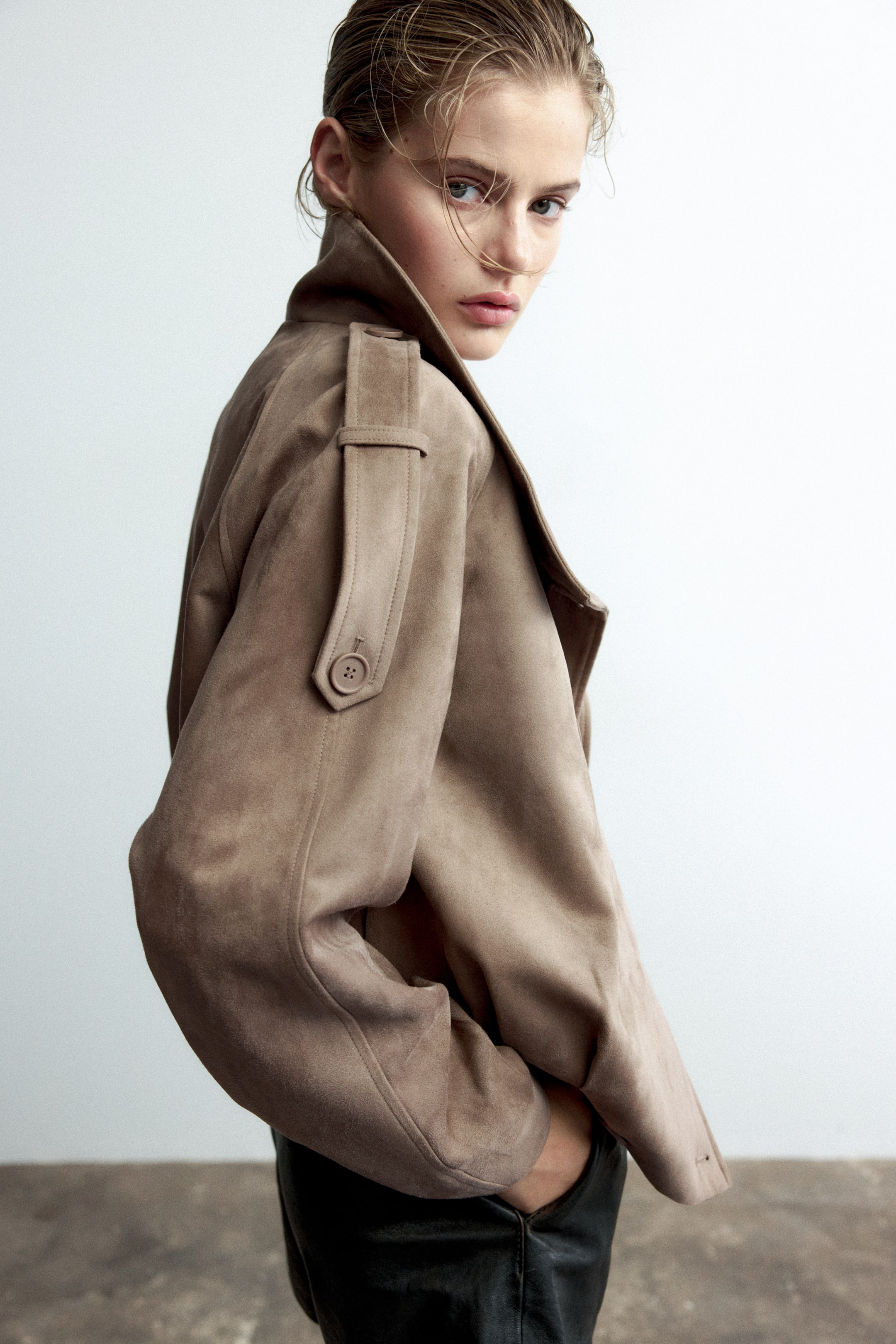 Женские куртки H&M Double-Breasted Funnel-Collar Jacket — фото 7