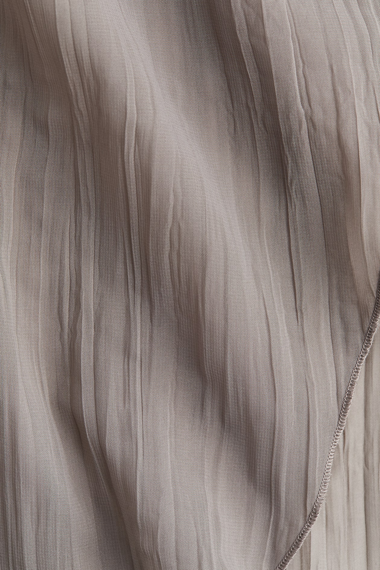 Crinkled Top with Overlocked Trim - image 2