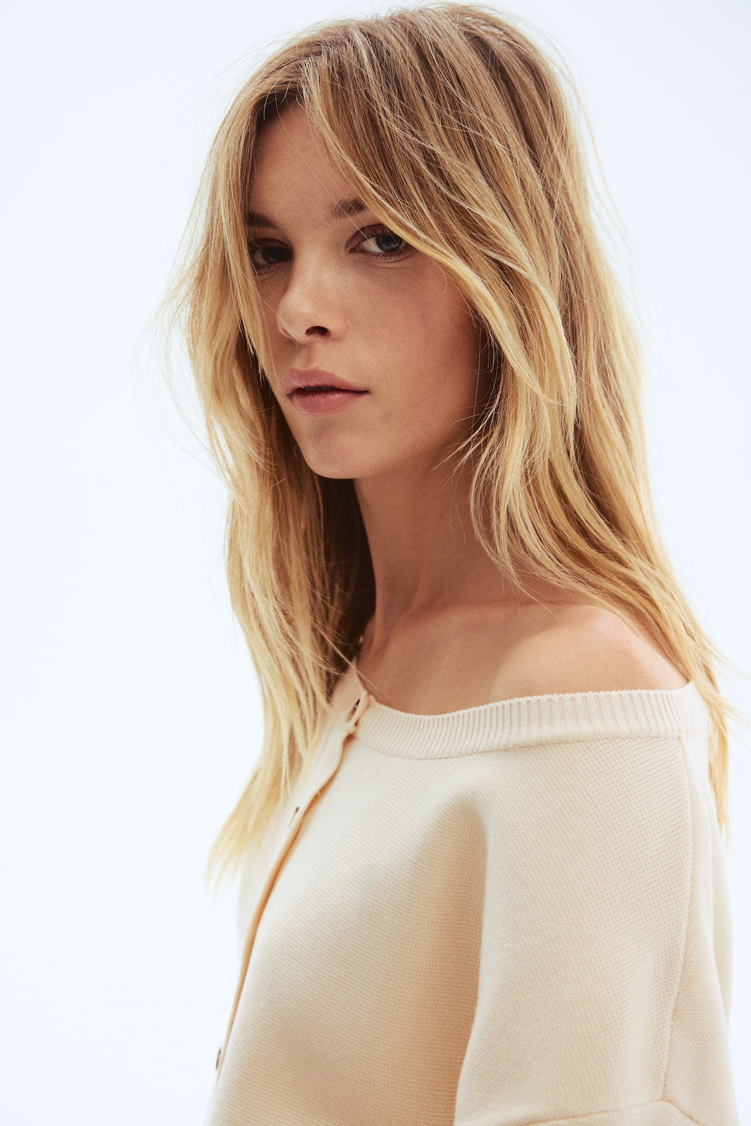 Off-the-shoulder cardigan - Light beige - 6