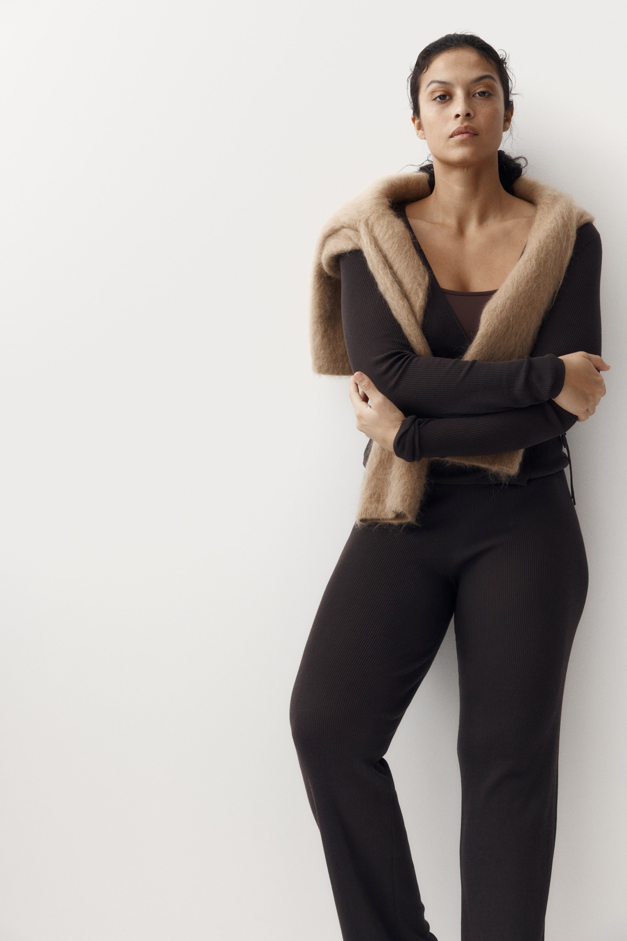 Ampliar la imagen: Pantalón en tejido acanalado - Café oscuro - Ladies | H&M MX 1