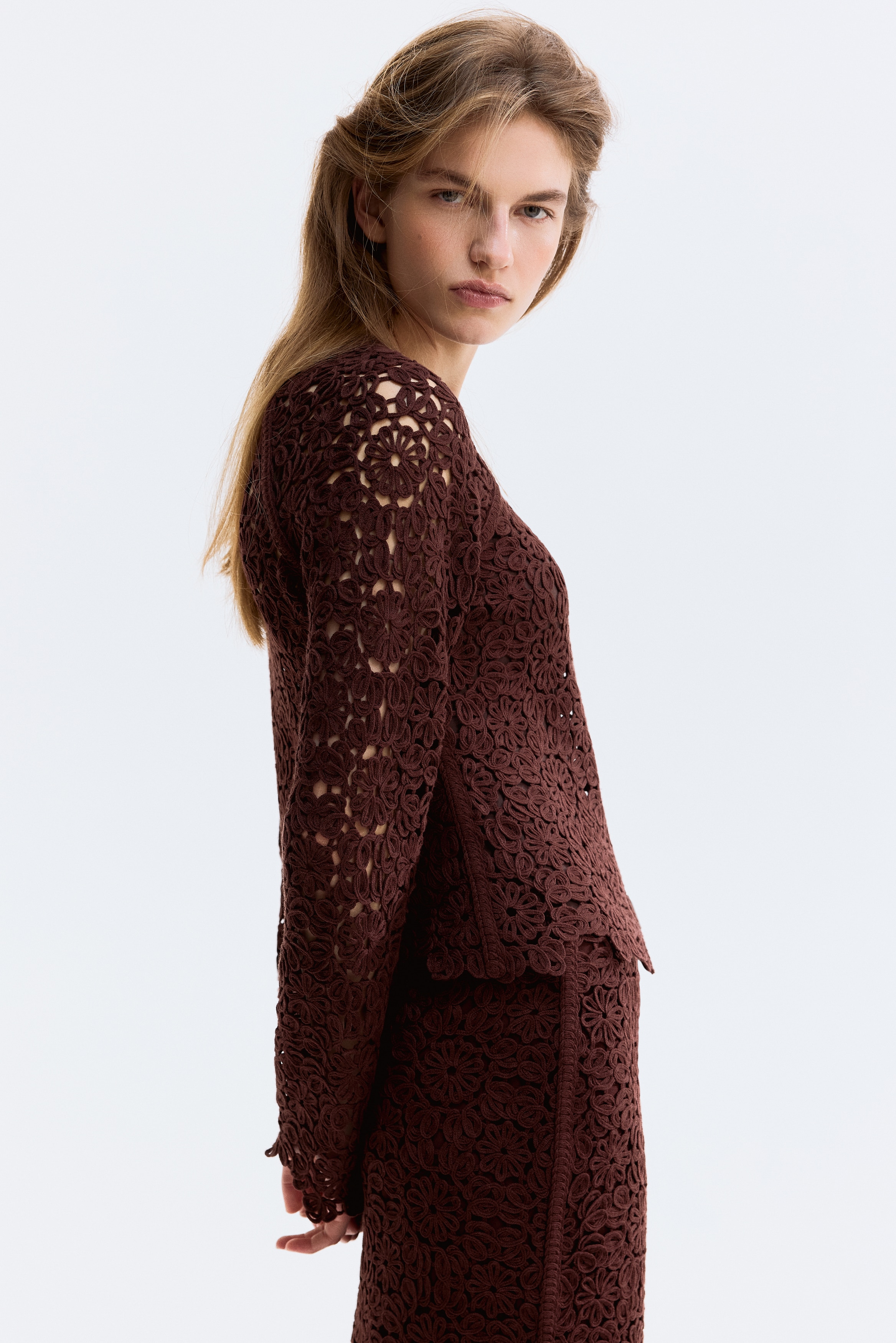 Džemper s rajsferšlusom heklanog izgleda - Tamnosmeđa