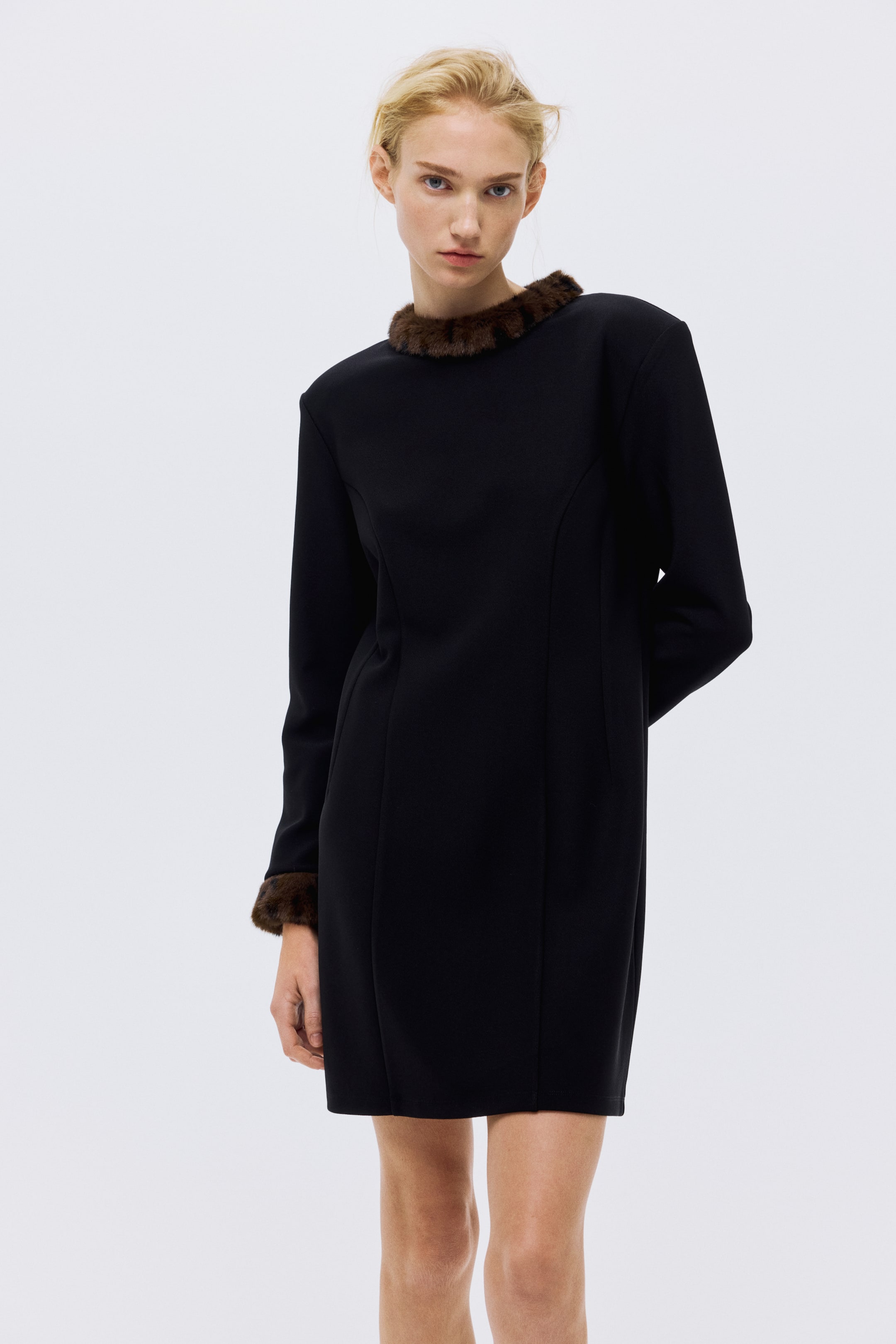 Visualizza immagine più grande: Abito aderente - Nero/marrone | H&M IT 1