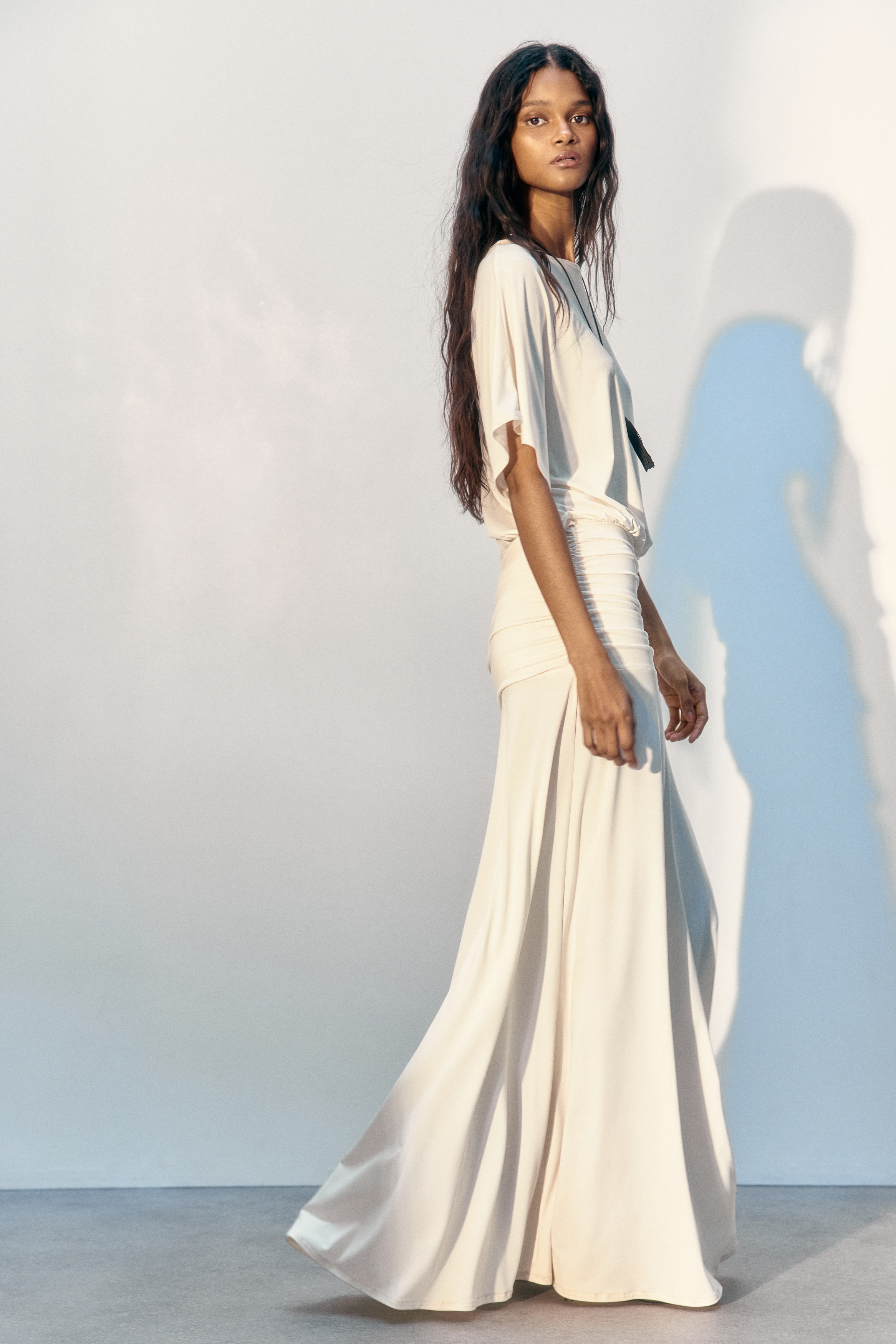 Drapiertes Maxikleid - Hellbeige/Schokoladenbraun/Schwarz
