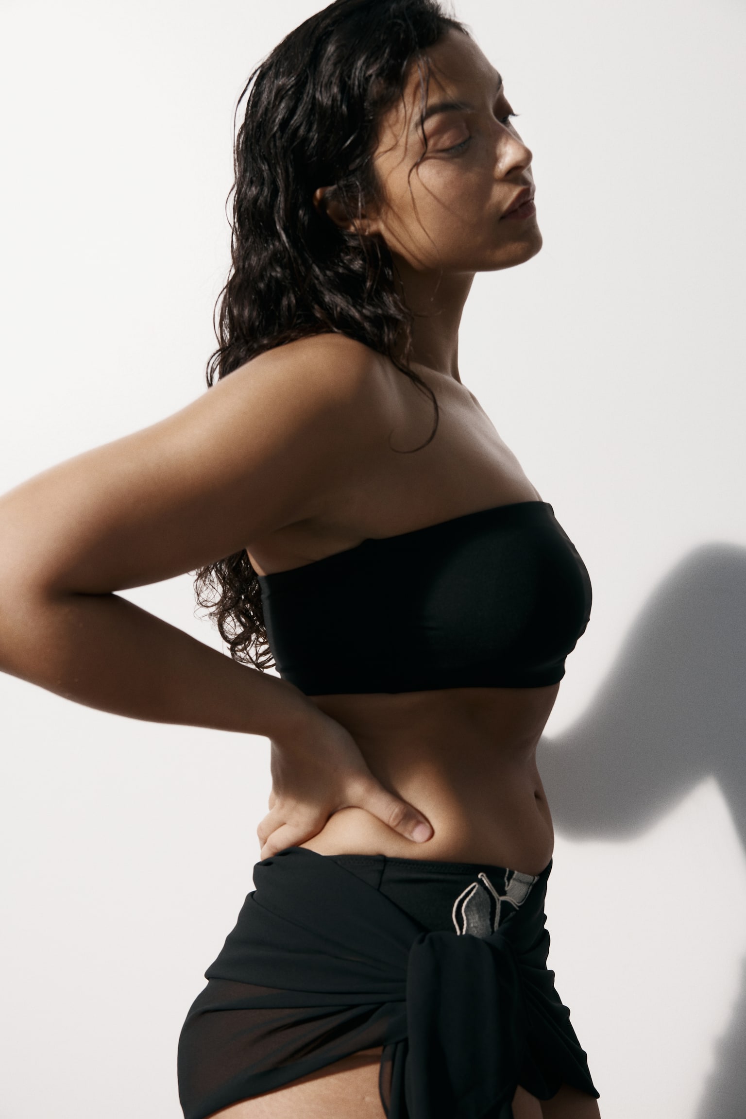 Top de bikini bandeau con relleno - Negro - 6