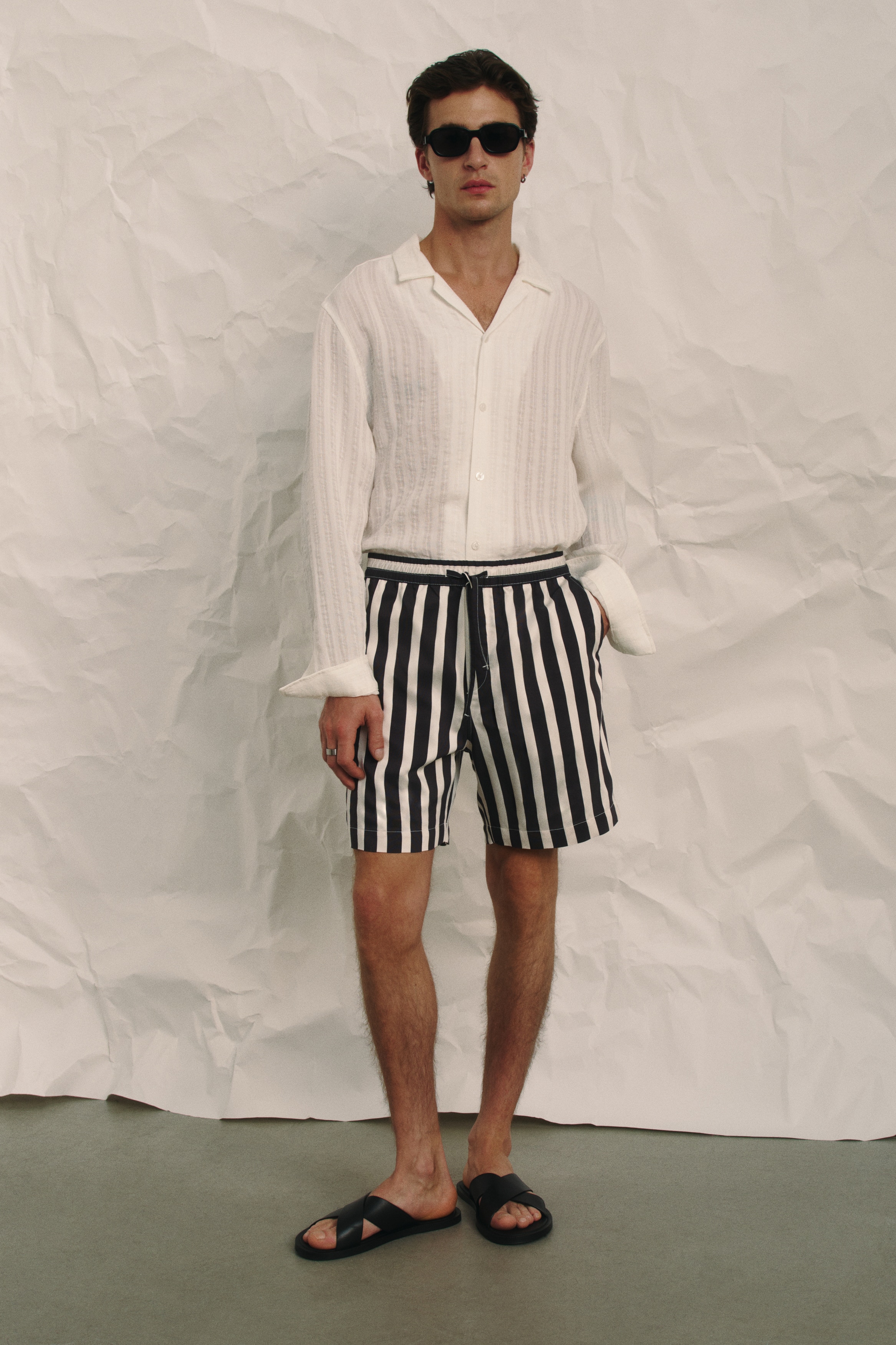 MALBON ホワイトショートスリーブシャツとショートパンツセット 337aee056f9daac0864024c58ece20