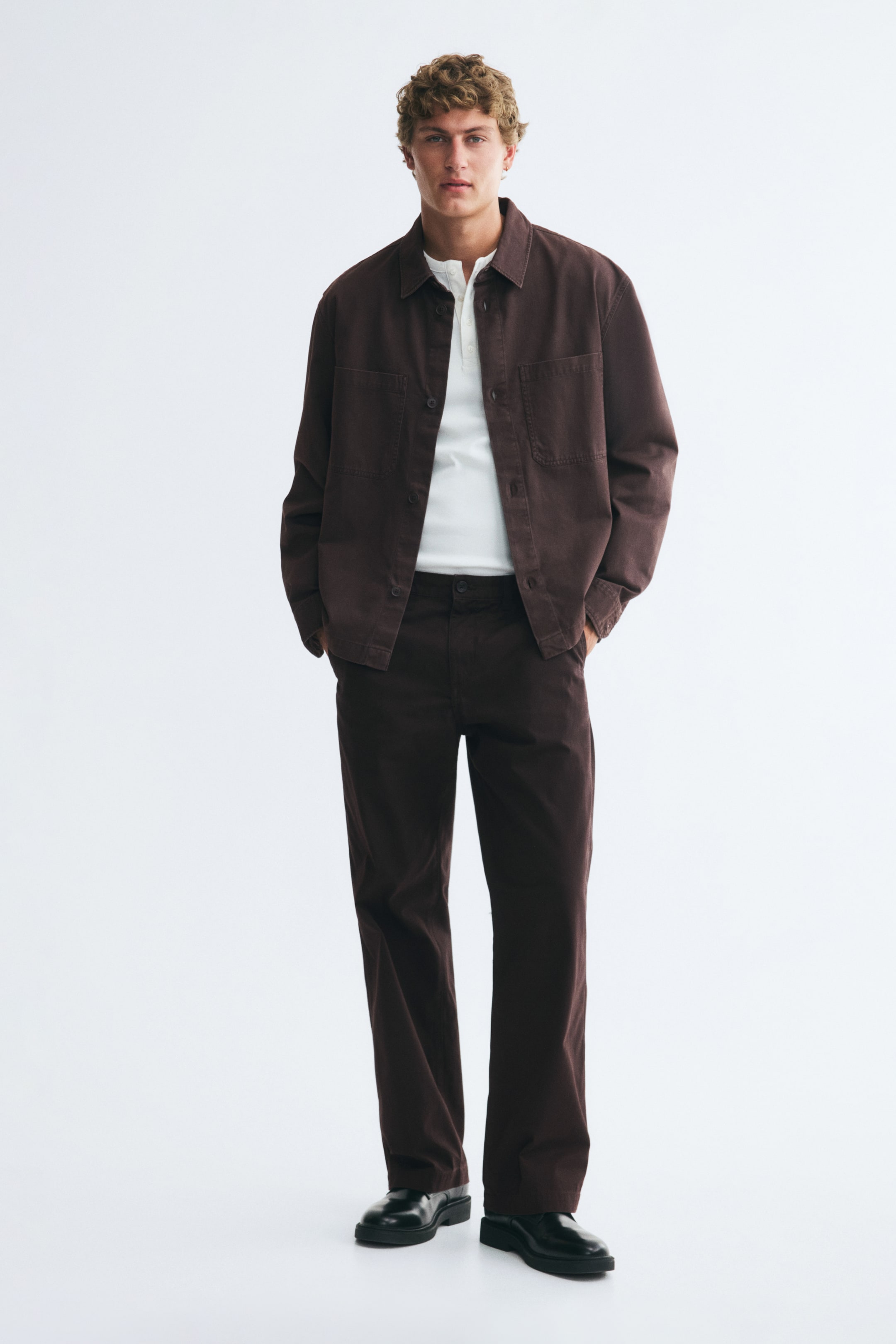 Ampliar la imagen: Caquis Relaxed Fit de algodón - Café oscuro - Men | H&M MX 1