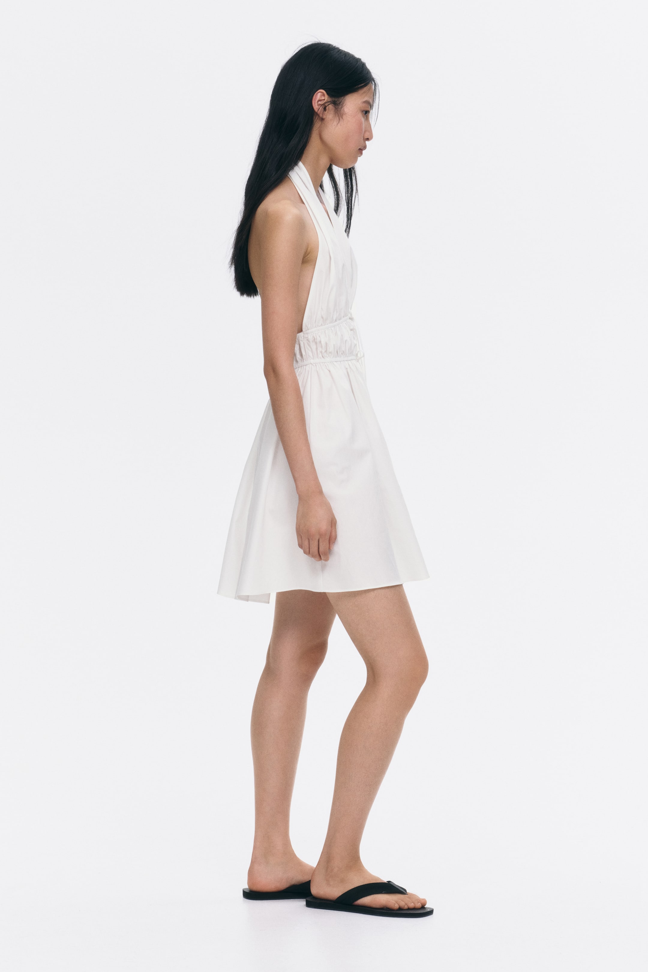 Robe dos nu avec cordons de serrage