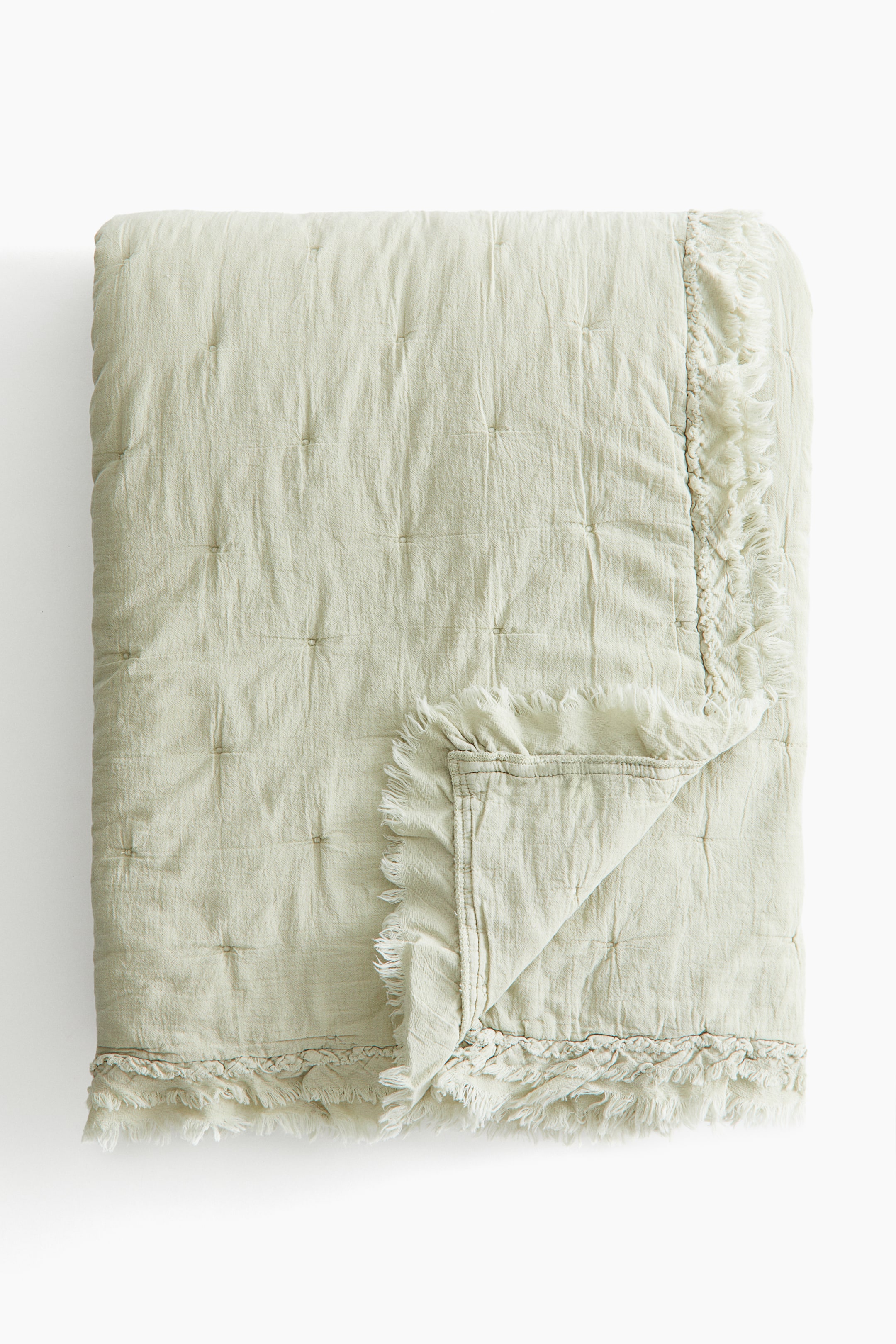 Ruffle-trimmed Bedspread