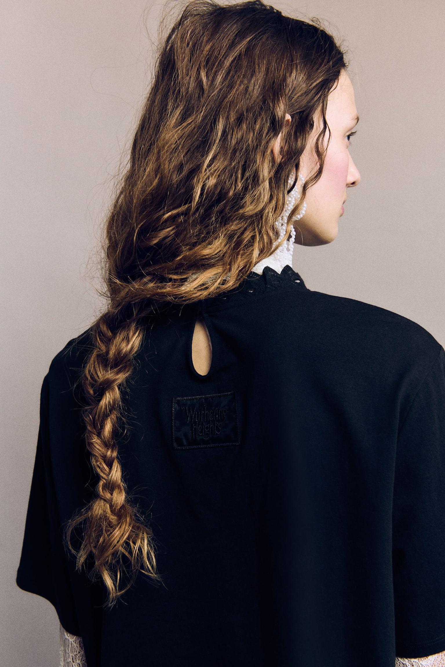 טישירט עם רקמה - שחור/Wuthering Heights - 4