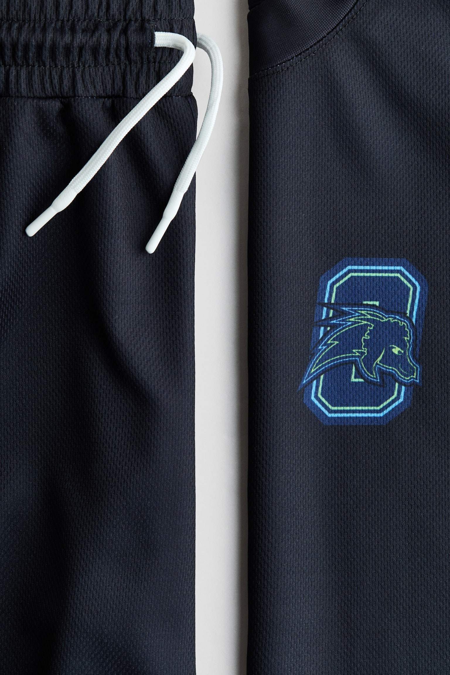 Zweiteiler aus bedrucktem Mesh-Marineblau/GOAT - 3