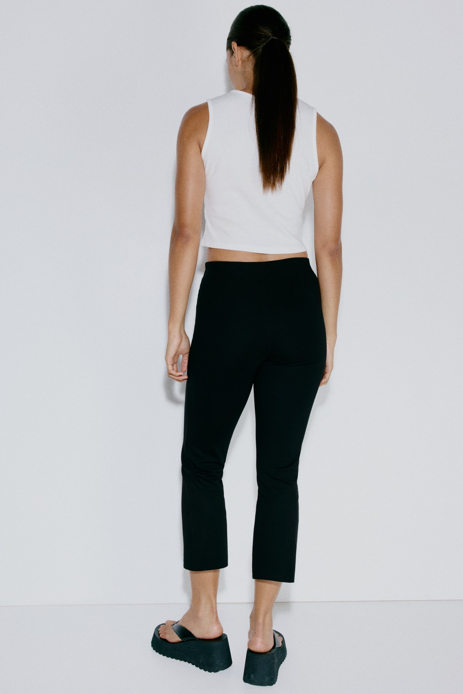 Женские брюки H&M Viscose-blend capri trousers, цвет: Чёрный — фото 4