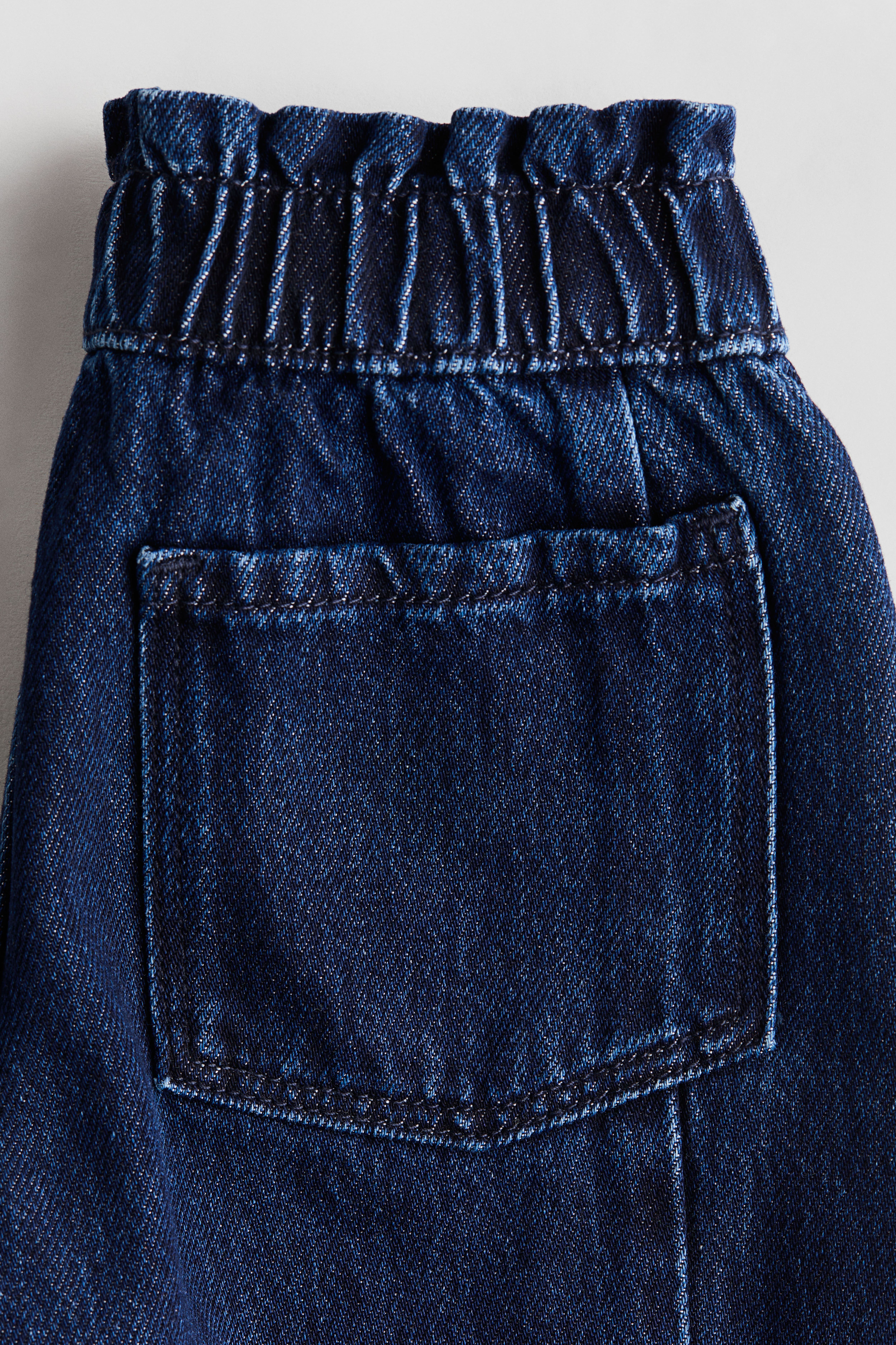 Tapered Jeans