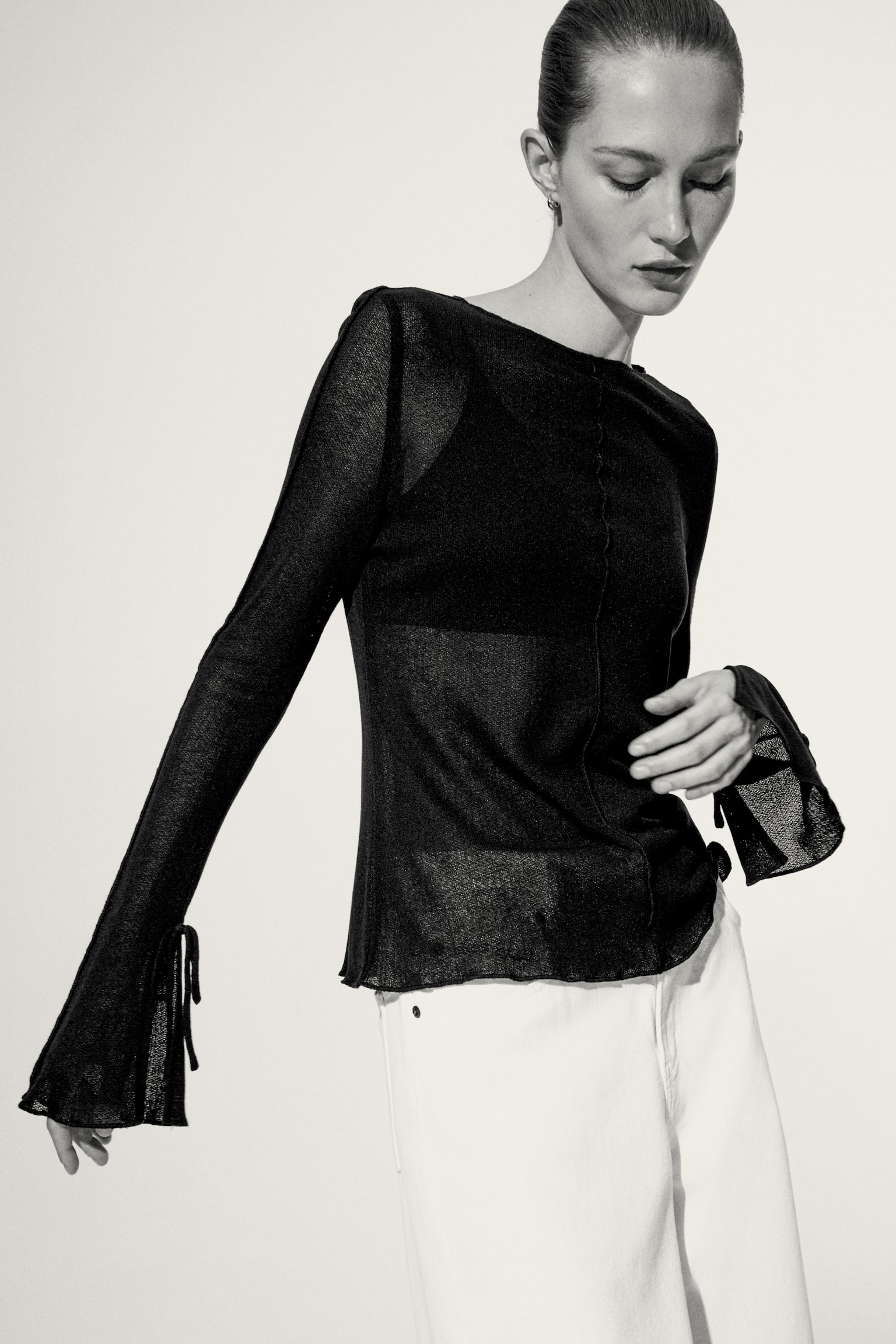 Gestricktes Shirt mit U-Boot-Ausschnitt - Schwarz/Hellbeige - 4