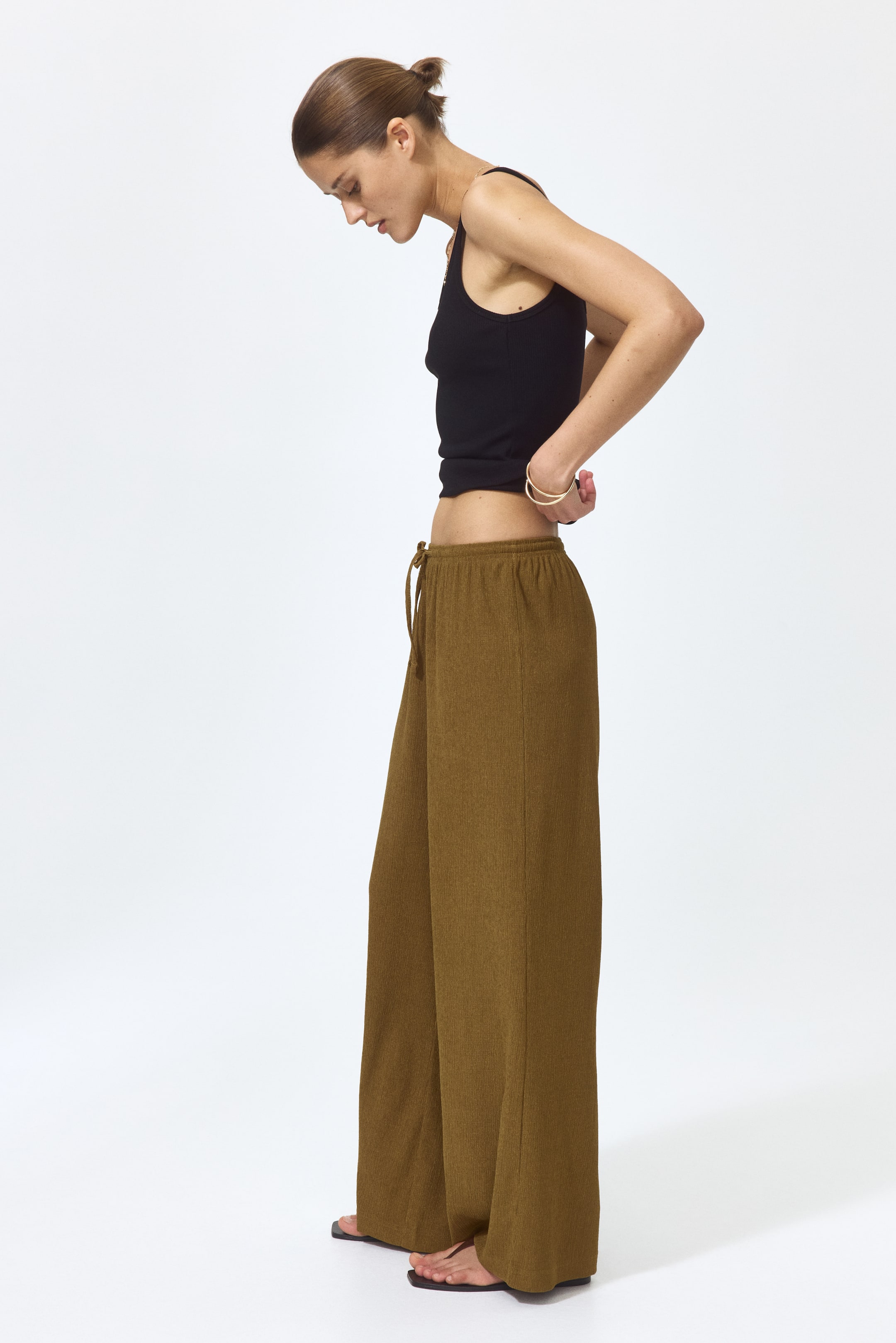 Wide-cut Pull-on Pants