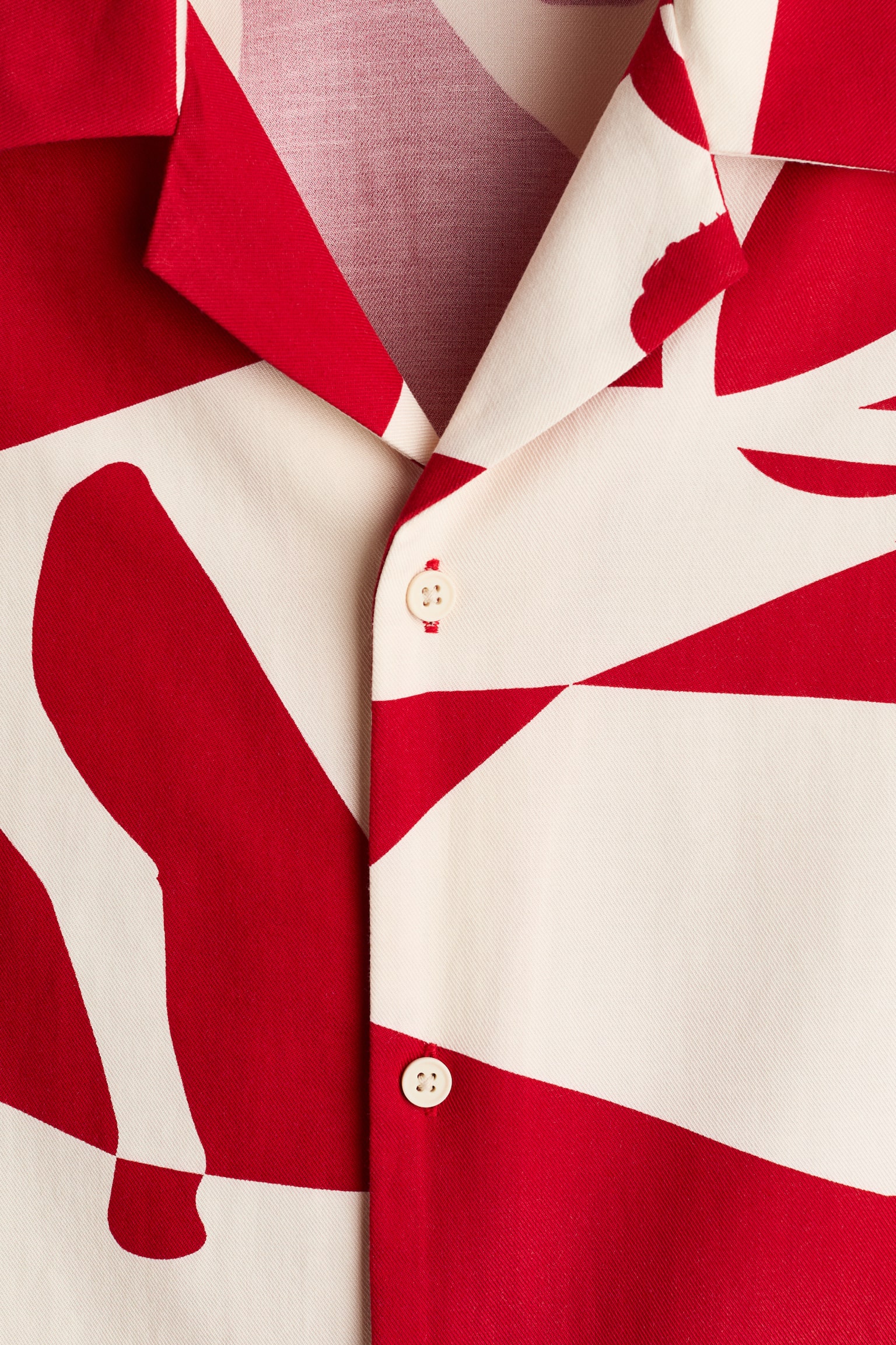 Loose Fit Printed resort shirt - Red/Patterned/Light beige/Always Powerful/Black/Unity - 6