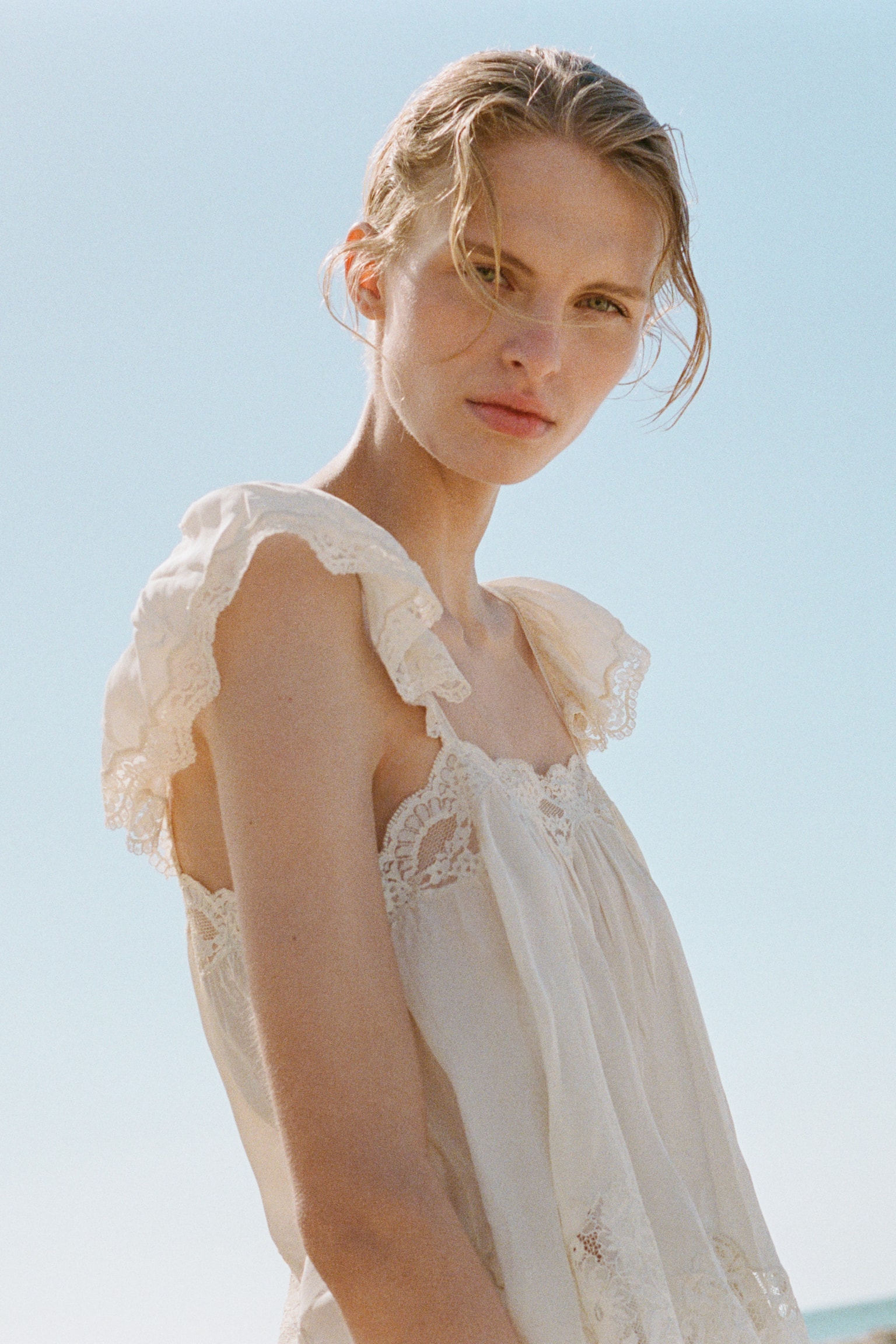 Lace-trimmed viscose top - Cream - 1