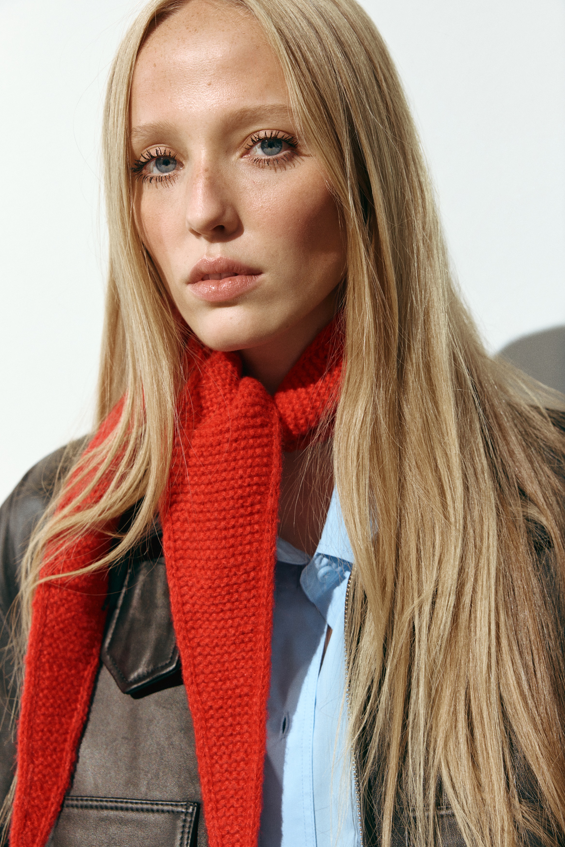 Garter-stitched scarfModel