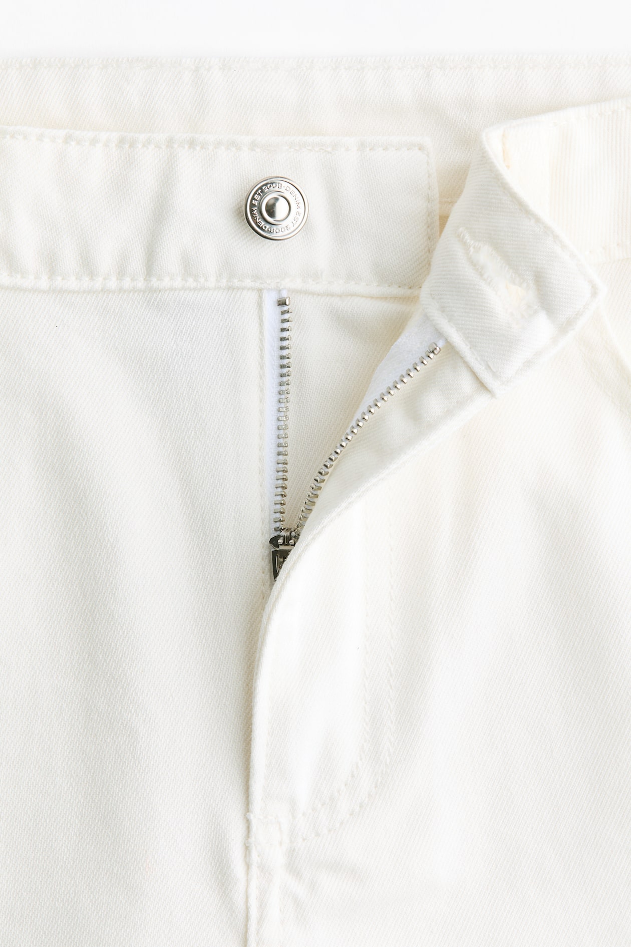 Raw-edge denim shorts - image 2