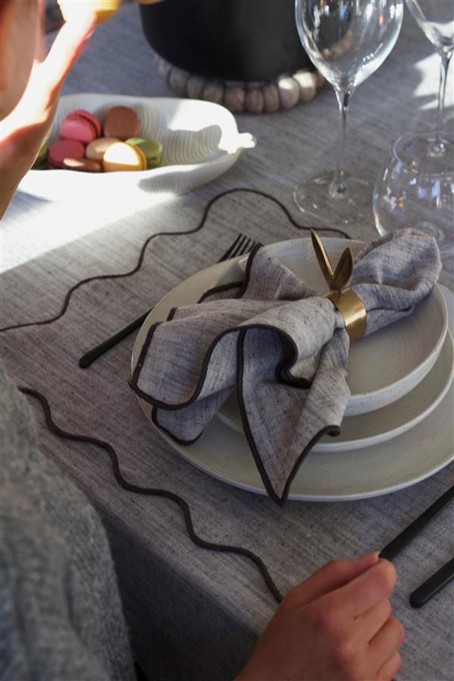 Sabina Dækkeserviet 4-pak - Gråsort/Beige-gul