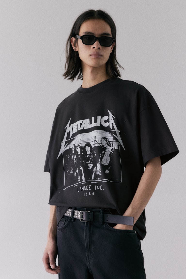 オーバーサイズフィットTシャツ - ブラック／Metallica - Men | H&M JP