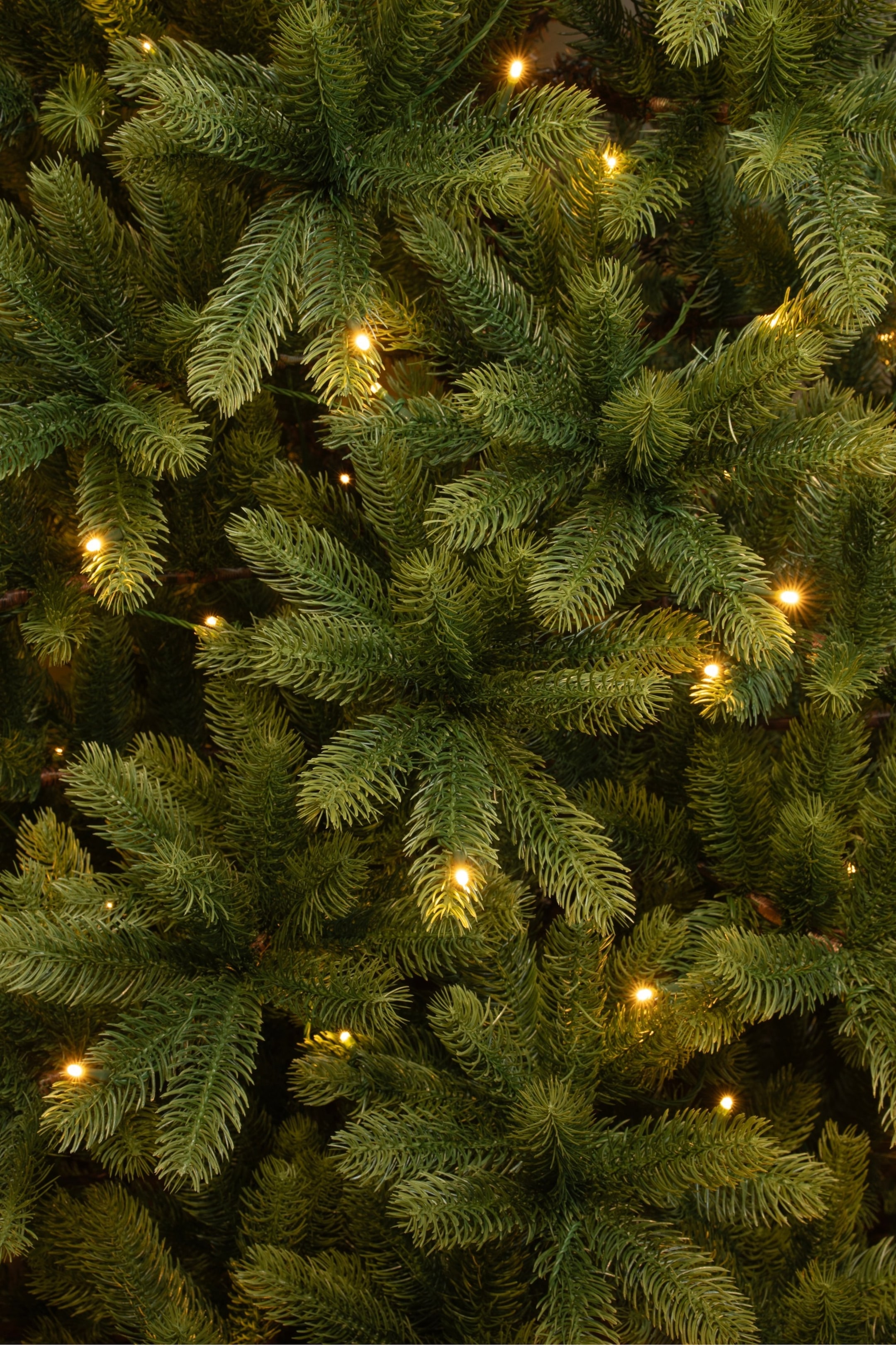 Größeres Bild ansehen: Beleuchteter Künstlicher Weihnachtsbaum - Grün - Black Box Trees - Home All | H&M DE 3