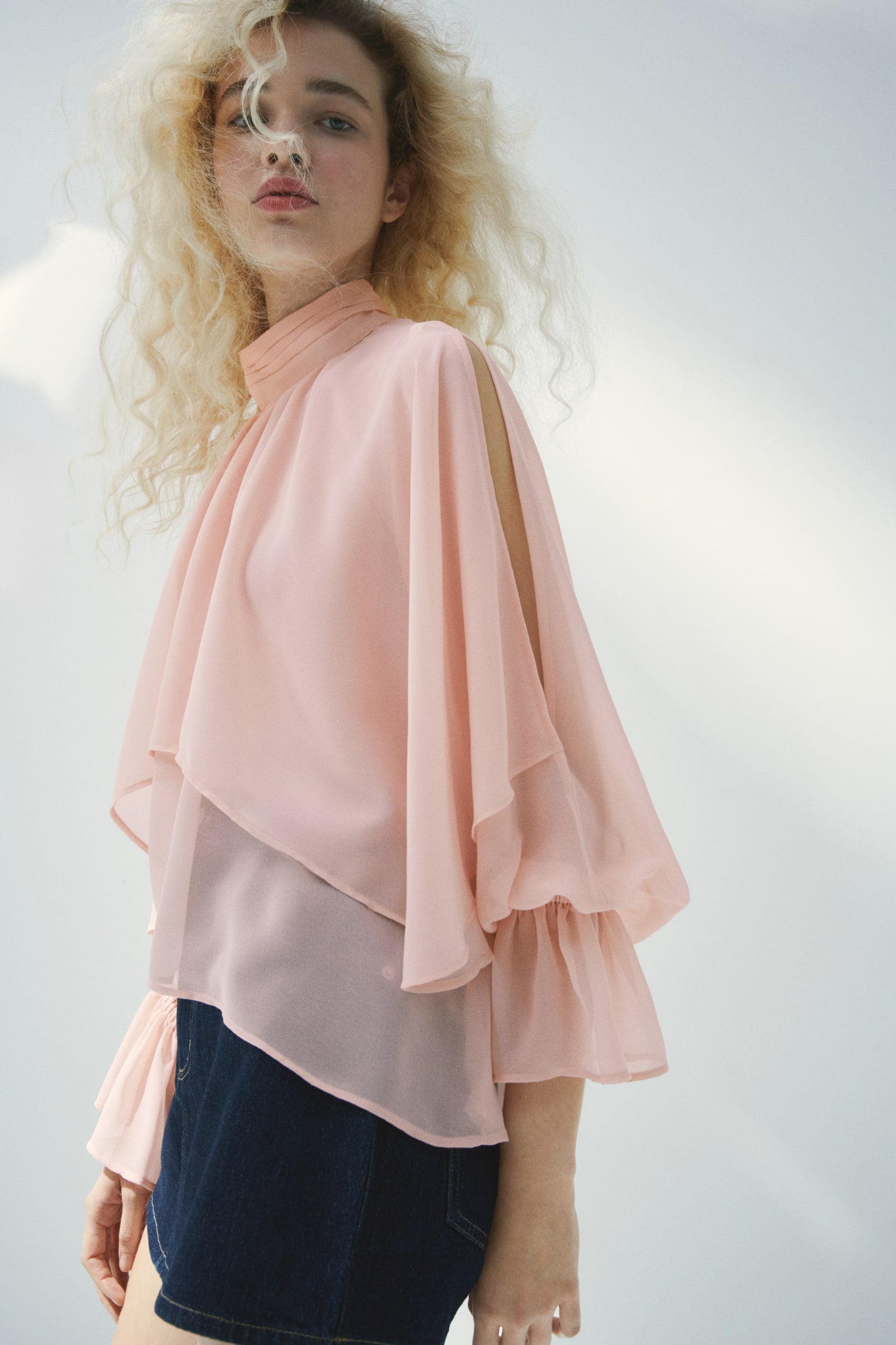 Женская блузка H&M Flounced Cape-Detail Blouse, цвет: Светлый розовый — фото 2