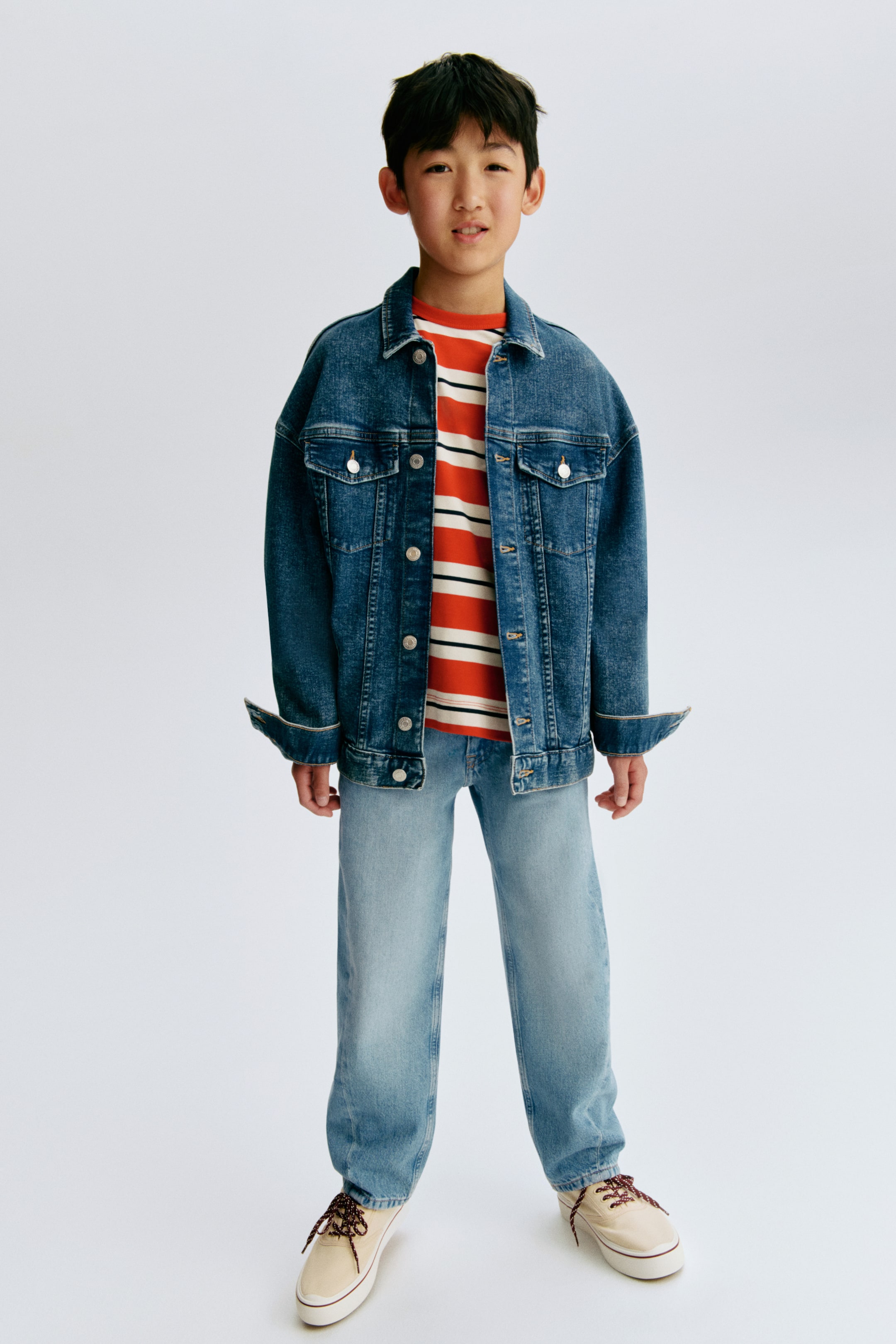 Visa större bild: Loose Fit Jeans - Ljus denimblå - BARN | H&M FI 1