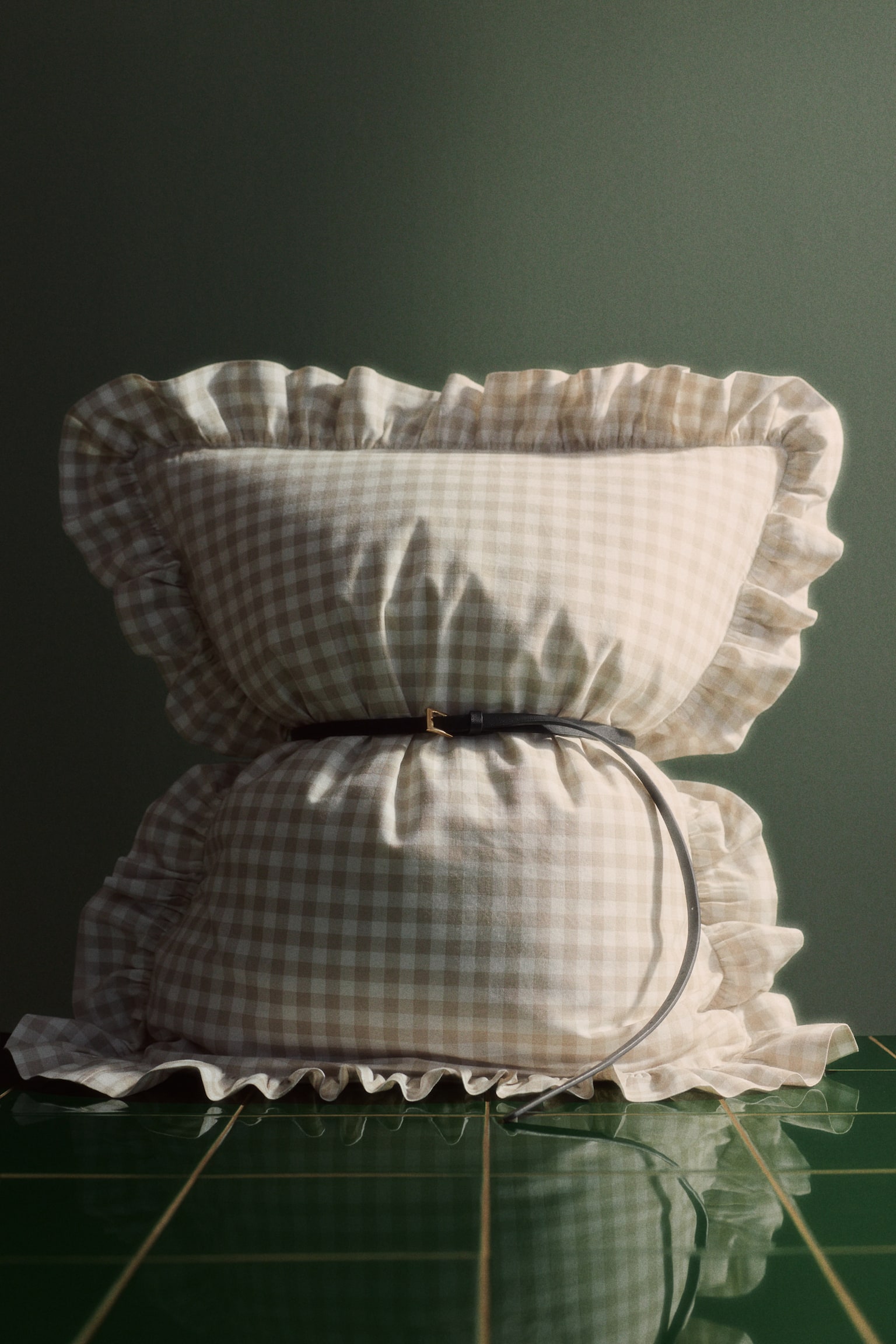 Frill-trimmed cotton pillowcase - Light beige/Gingham check/Khaki green/Gingham check - 2