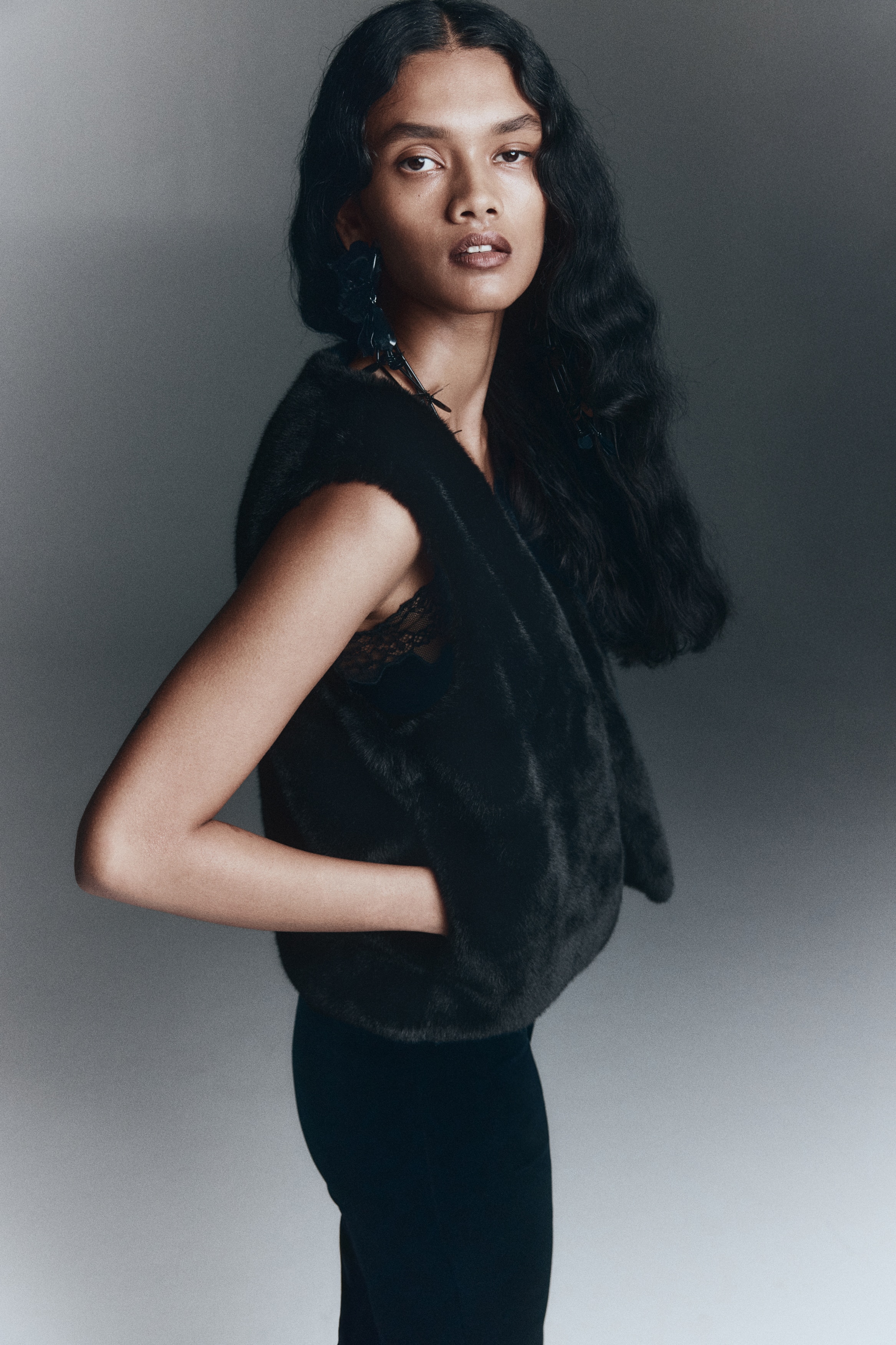 H & M - フラッフィベスト - ブラック H & M - フラッフィベスト - ブラック