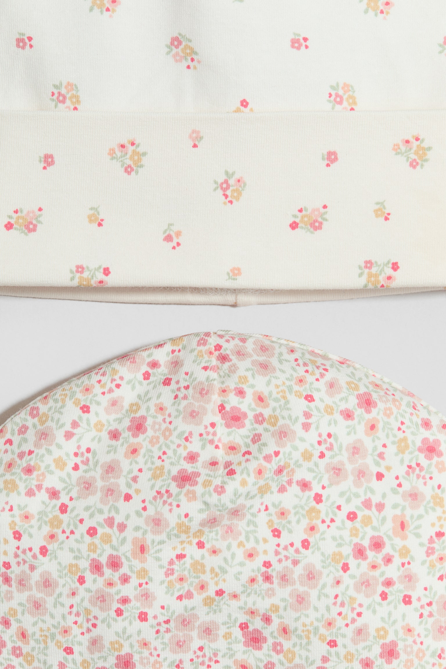 2-pack cotton beanies - White/Floral/Dark grey/Light dusty blue/Dusty green/Bear/Dark grey/Beige/Dark beige/Cream/White/Cherries/Light pink/Heart/Light pink/Floral/Light grey/Striped/Dark blue/Striped/Light pink/Floral - 2