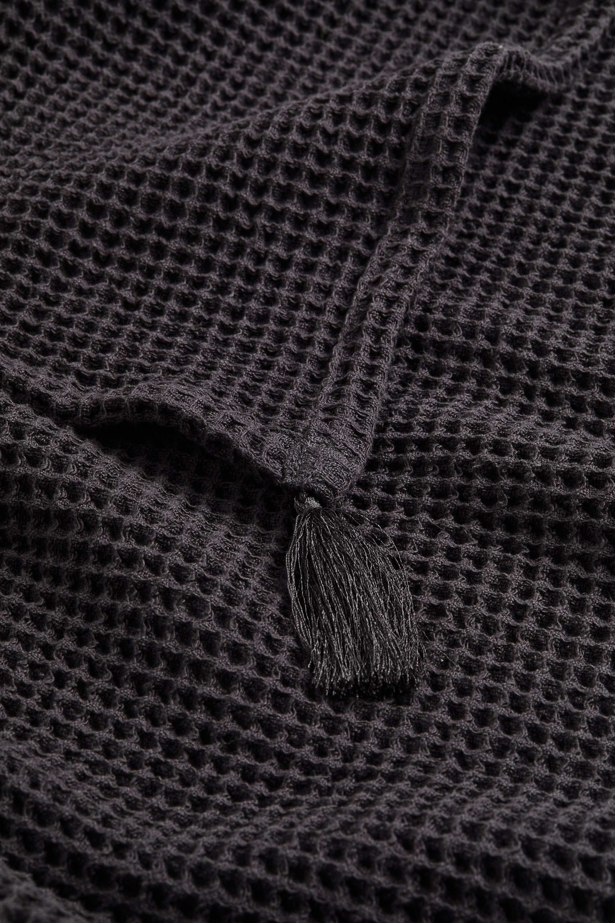 View larger image: Waffled cotton blanket - Dark grey - Home All | H&M IN 3