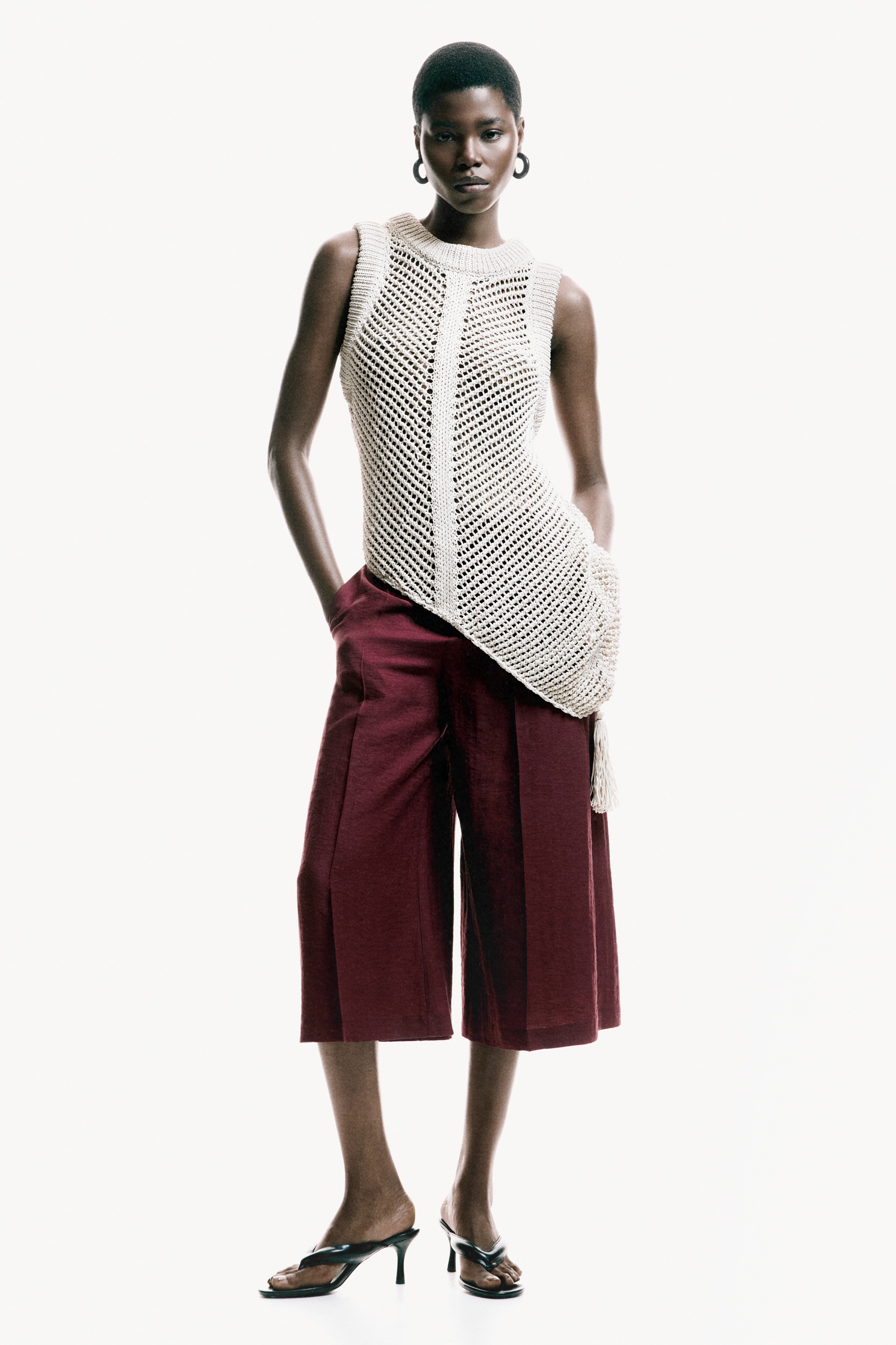 Eleganckie spodnie culottes z lnemModel