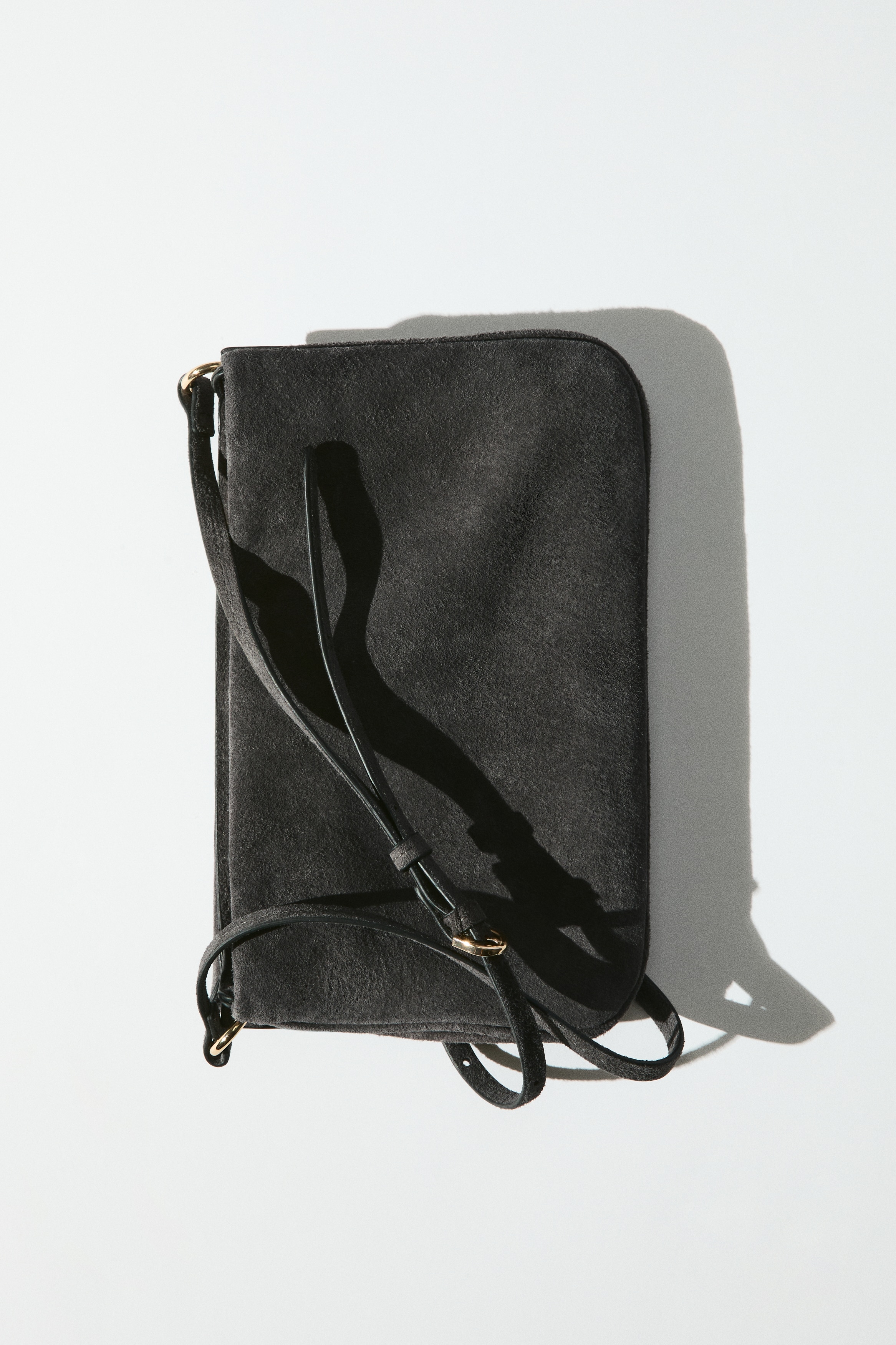 Semišová kabelka crossbodyModel