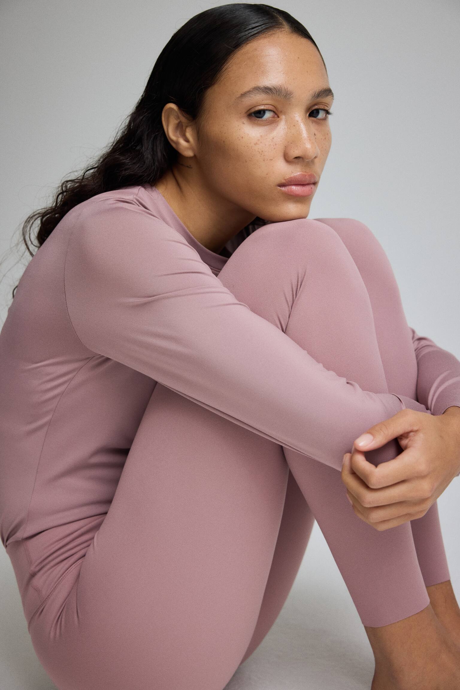 מכנסי טייץ ספורט SoftMove™‎ - ורוד מאובק/שחור/קרם/בז' כהה/לילך קפוא/חום/ורוד רך - 6