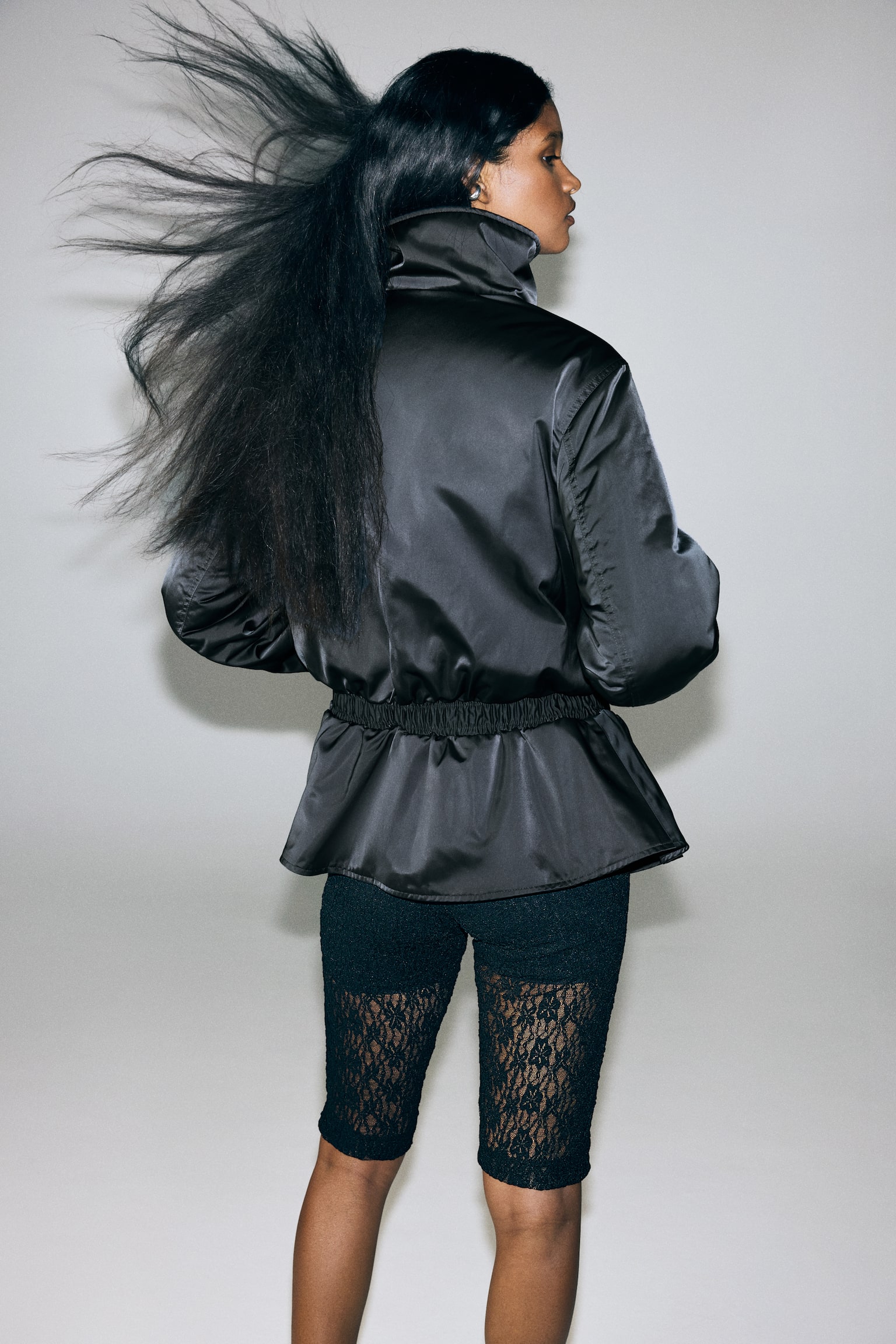 Женская куртка H&M Peplum Bomber, цвет: Чёрный — фото 5