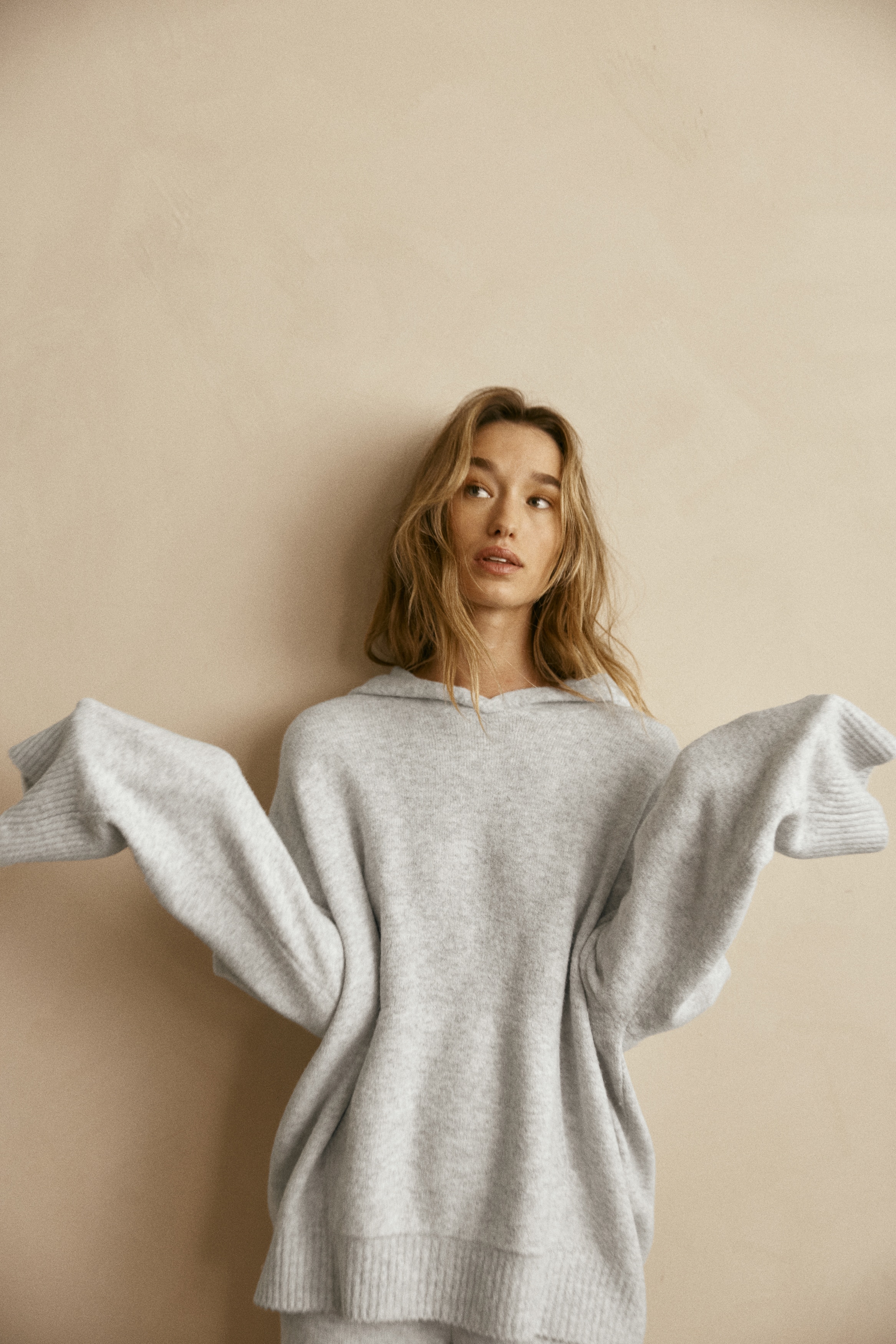 Pull Femme Hush – Gris – Capuche – 100% Coton – Taille M – Très Bon état