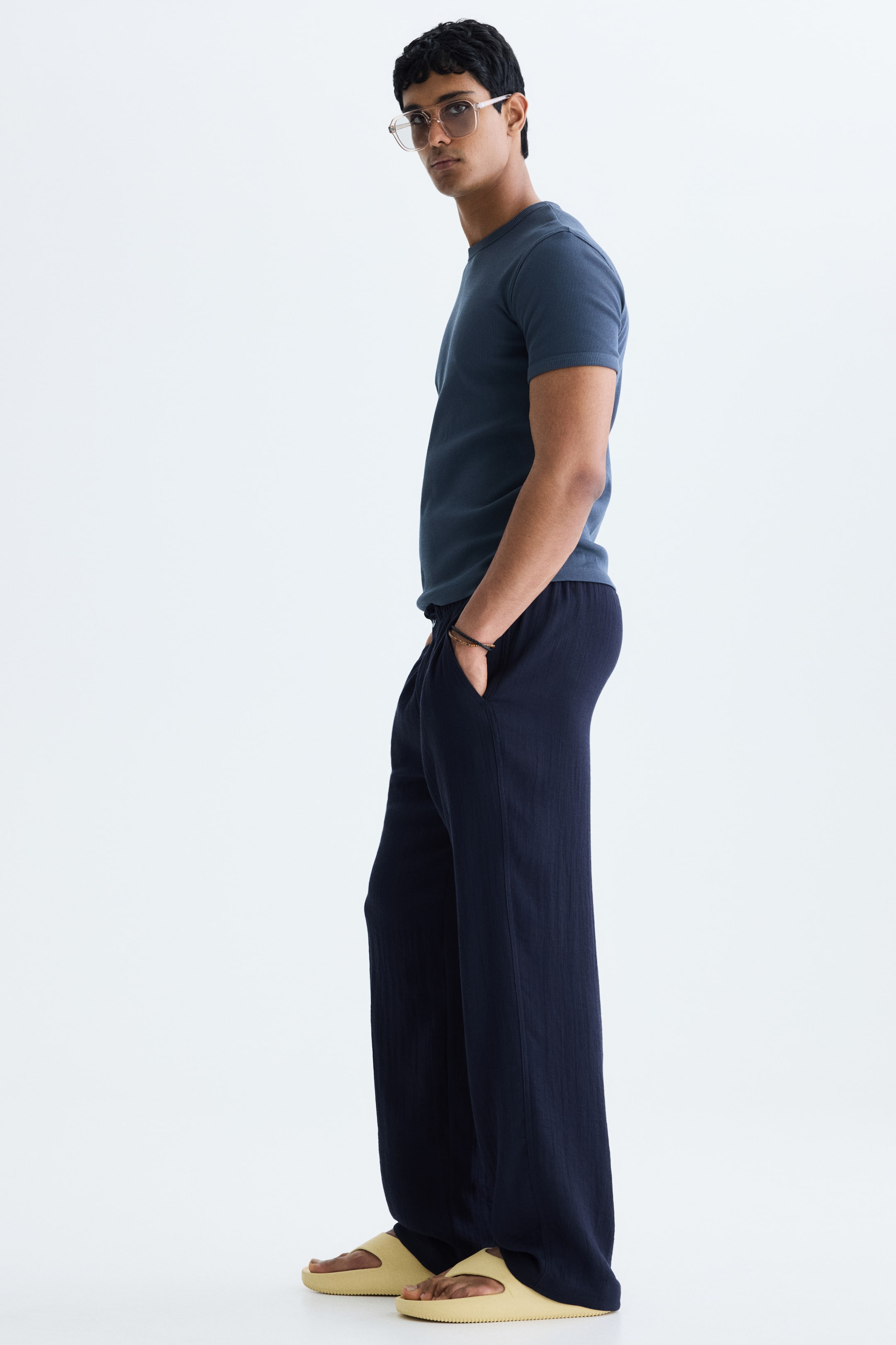 Men’s Navy blue Slim Fit Ribbed T-shirt | H&M IN