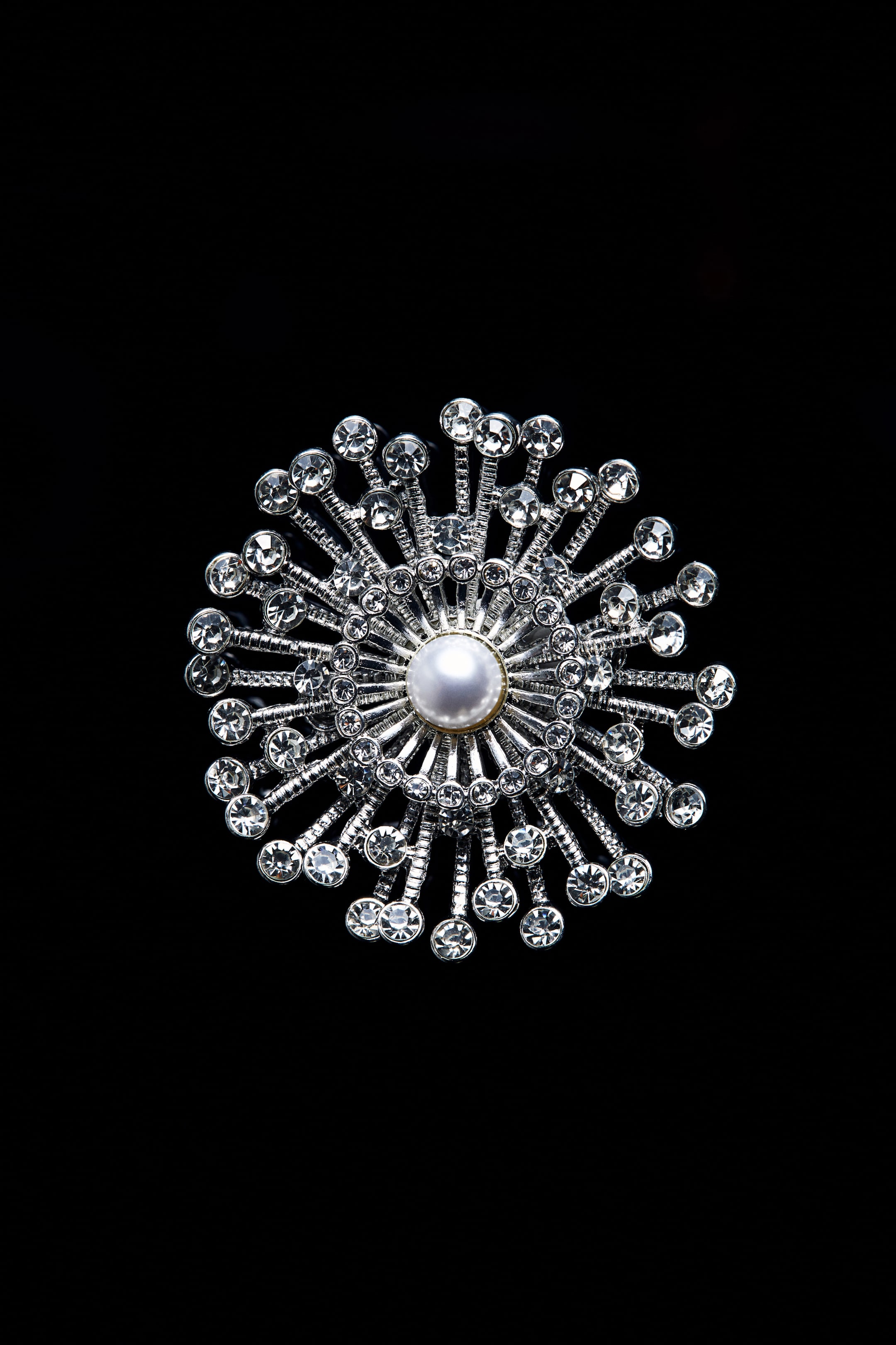 Broche ornée de strass - Argenté - HOMME | H&M FR