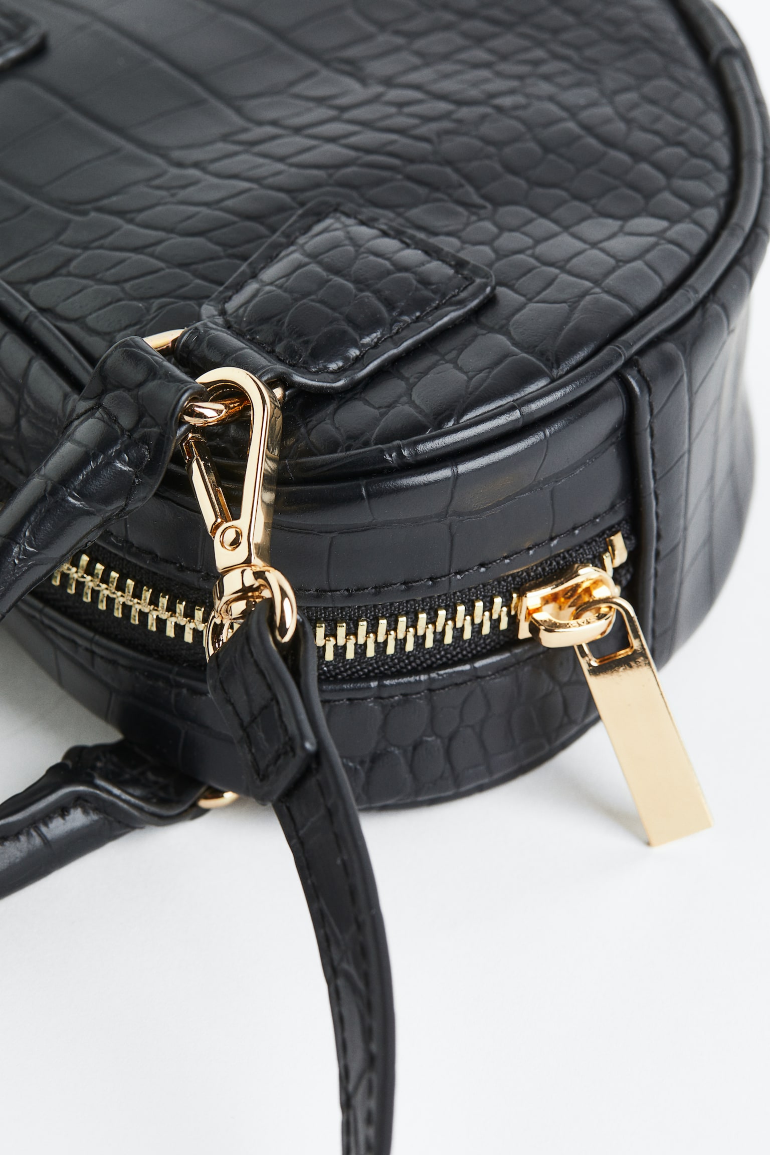 Heart Shape Shoulder Bag - Black/Crocodile pattern - 2