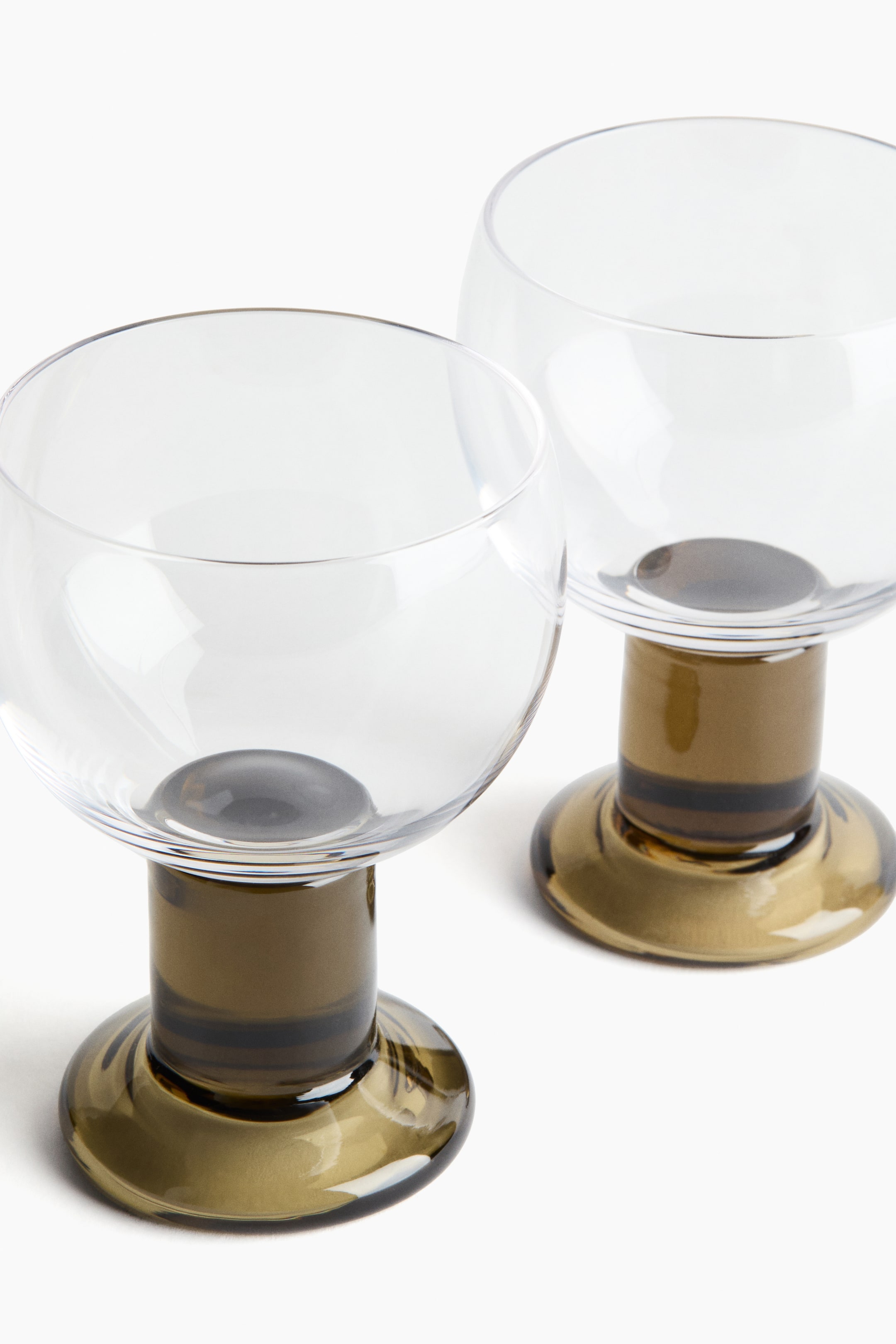 Ver imagen más grande: Pack de 2 copas de vino en vidrio soplado - Transparente/Verde aceituna - HOME | H&M ES 4