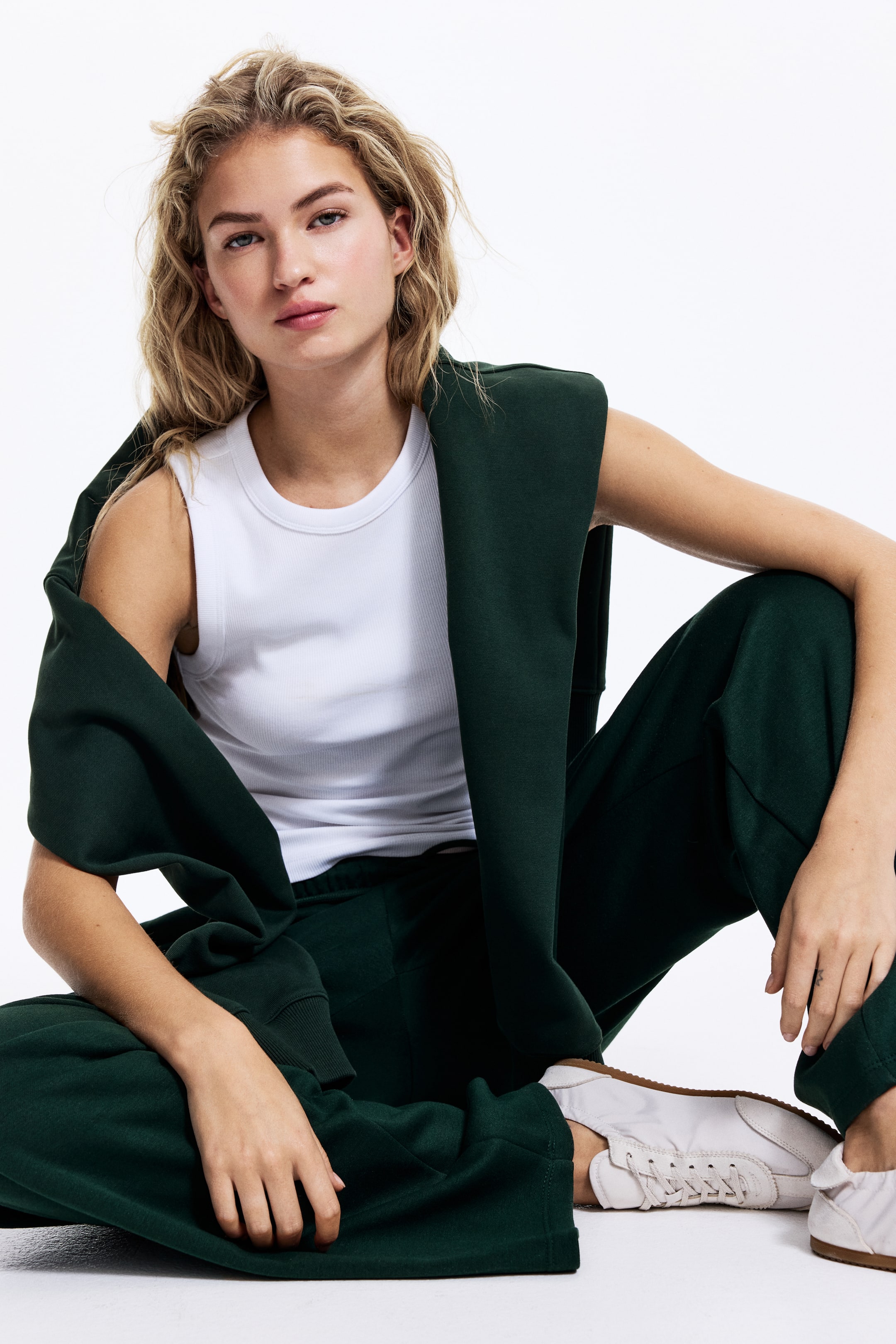 View larger image: Wide-leg Joggers - Dark green - Ladies | H&M US 2