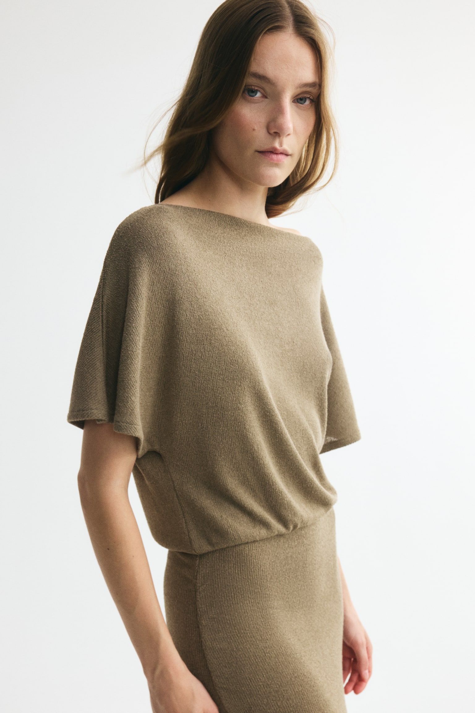 Женское платье H&M Boat-Neck Knit, цвет: Хаки зелёный — фото 2